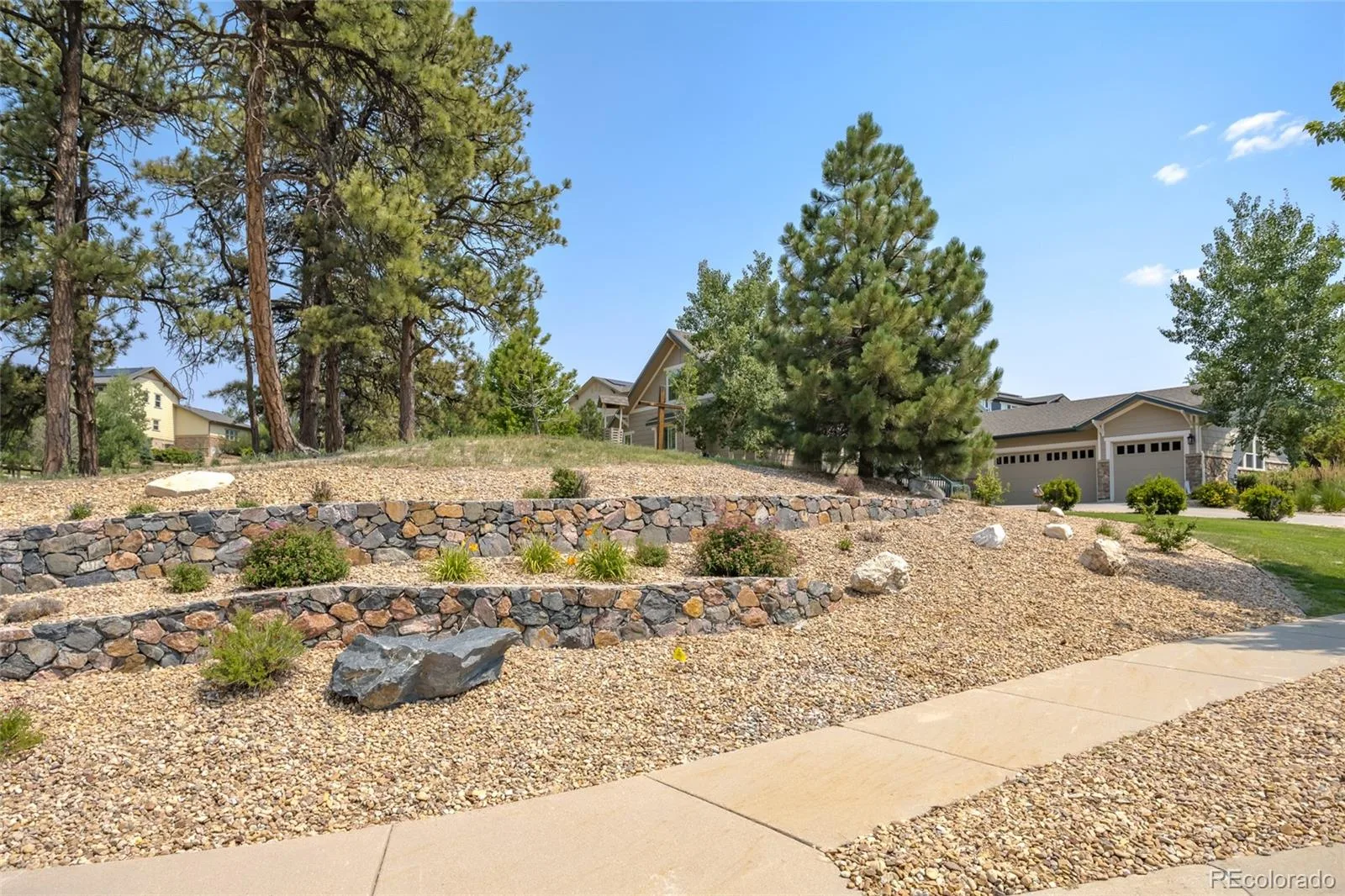 24967 E Geddes Circle Aurora CO 80016 MLS #REC5479700 07102026040631 1600 40