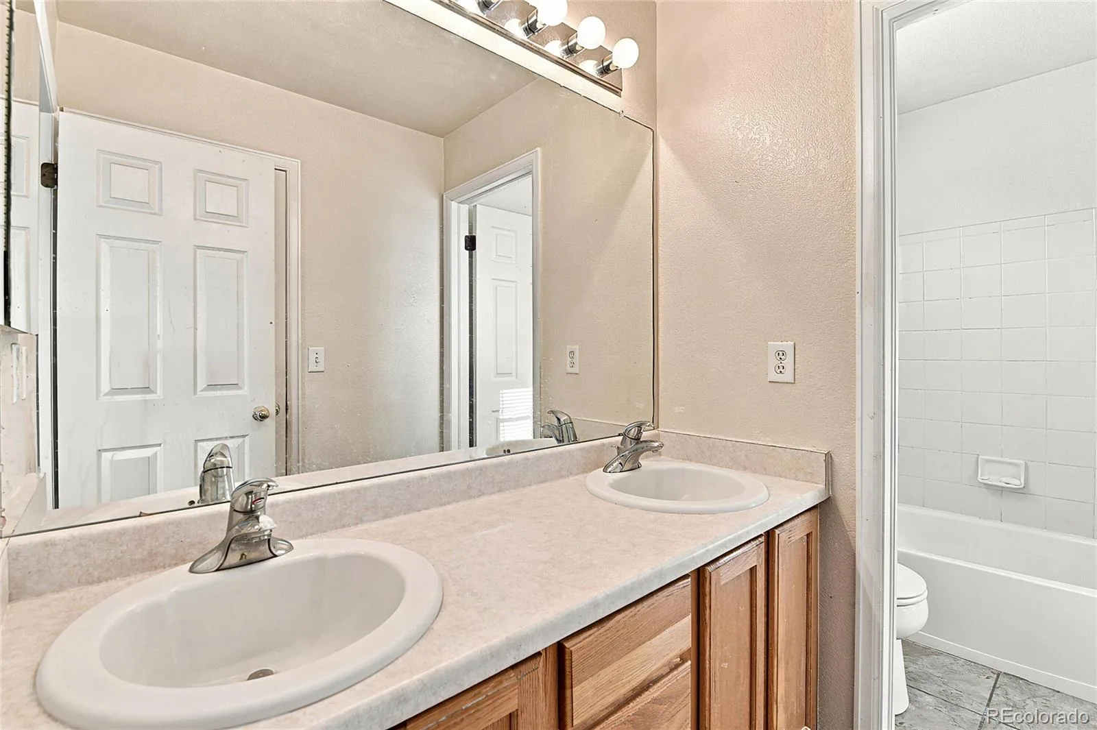 4976 S Malaya Court Aurora CO 80015 | MLS #REC5480330 07282026192534 1600 13