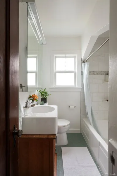 04032026215722 800 6