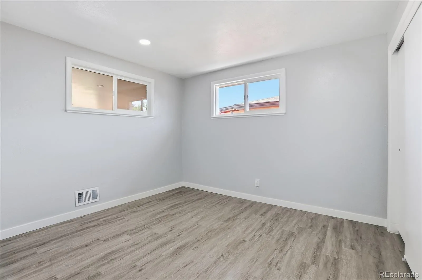 2605 W Gunnison Drive Denver CO 80219 MLS #REC5481378 05102026142126 1600 31