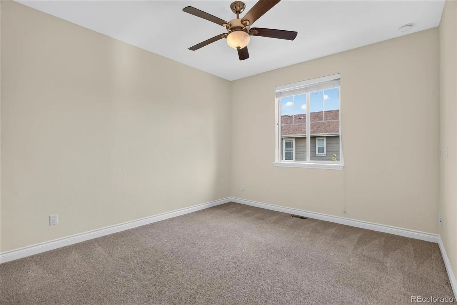 8576 E 35th Avenue Denver CO 80238 | MLS #REC5481971 08072026044419 1600 31
