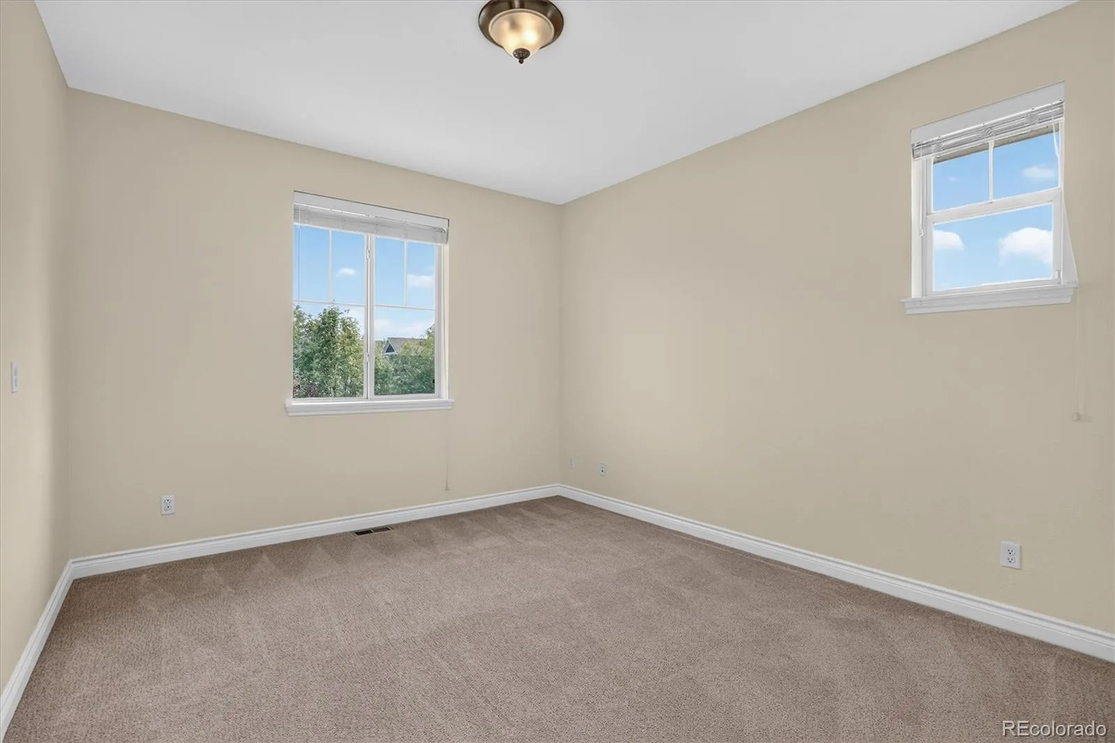8576 E 35th Avenue Denver CO 80238 | MLS #REC5481971 08072026044419 1600 34
