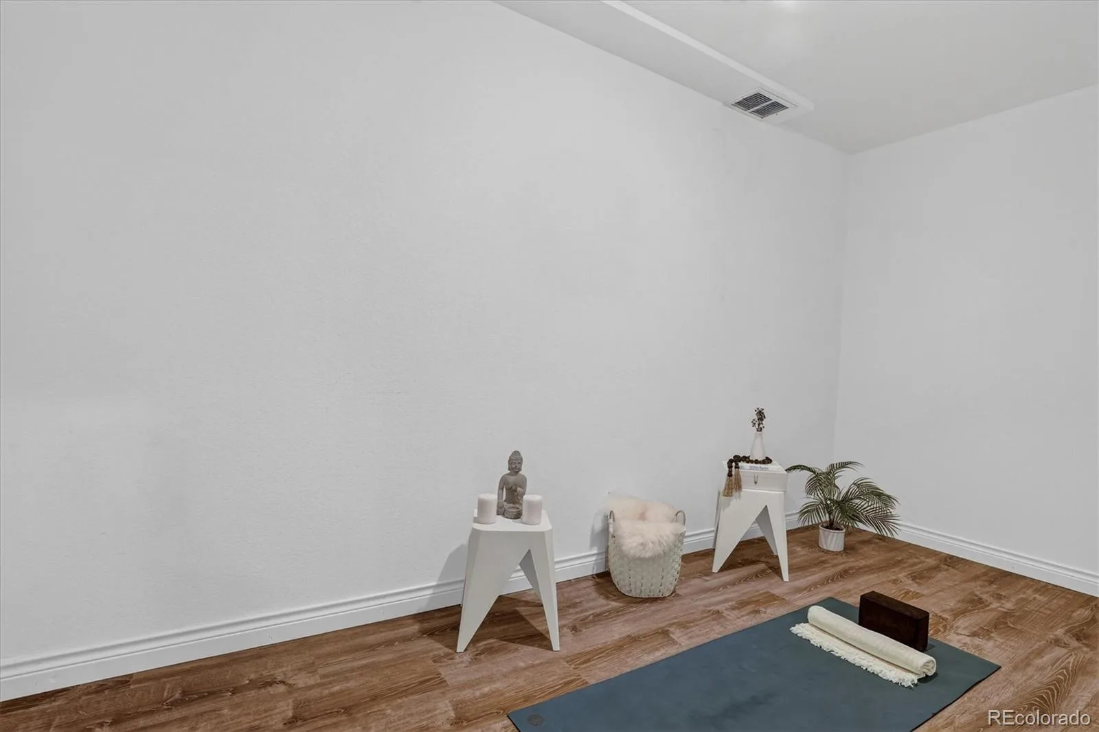 8576 E 35th Avenue Denver CO 80238 | MLS #REC5481971 08072026044419 1600 43