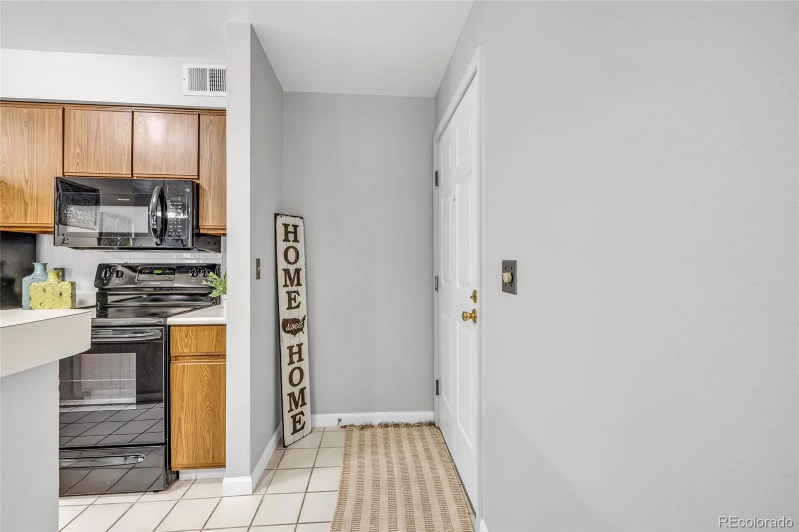 2575 S Syracuse Way #A106 Denver CO 80231 | MLS #REC5483584 08112026181115 1600 1