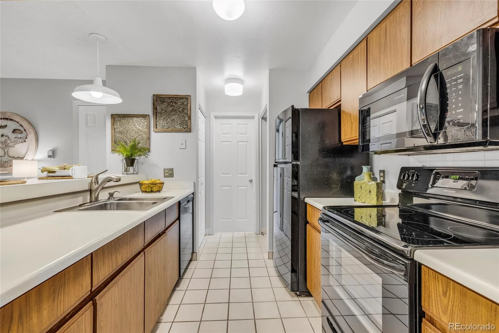 2575 S Syracuse Way #A106 Denver CO 80231 | MLS #REC5483584 08112026181115 1600 8