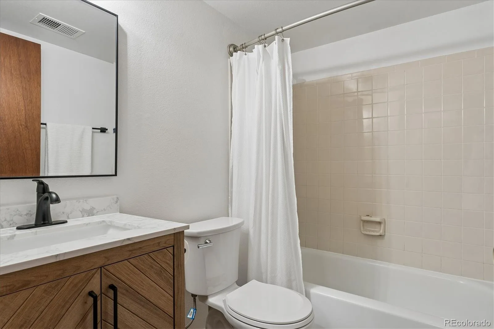 3509 S Rifle Street Aurora CO 80013 | MLS #REC5488465 08272026002342 1600 20