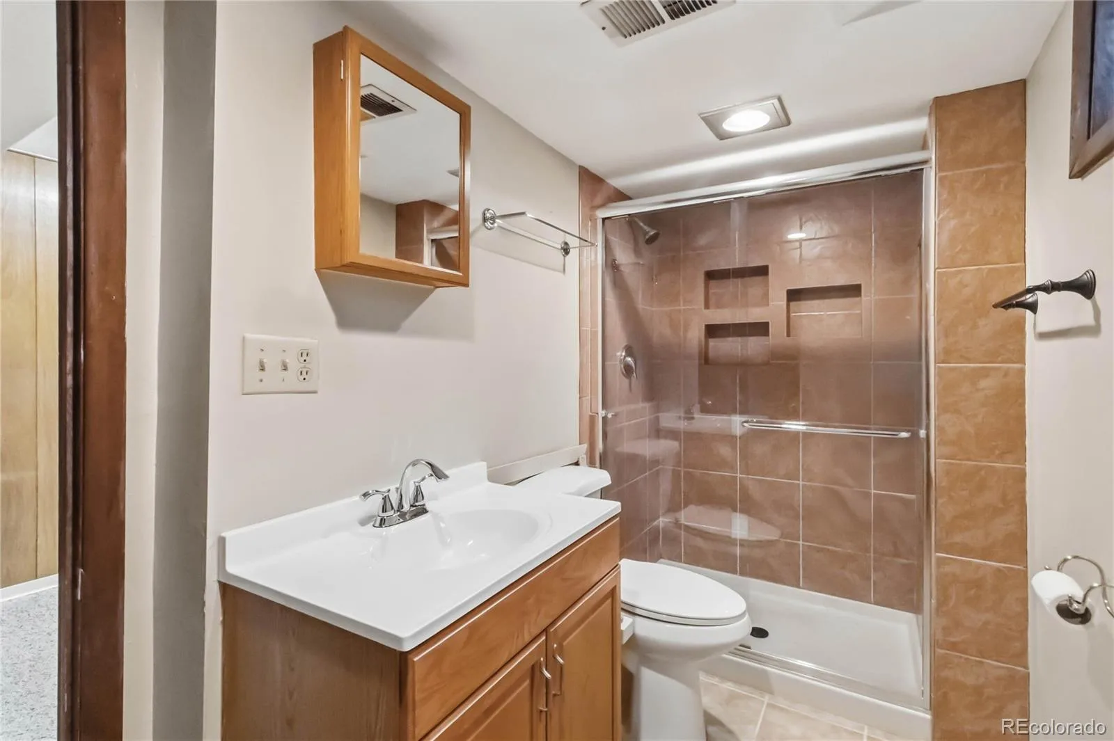 7101 W Yale Avenue #306 Denver CO 80227 | MLS #REC5502853 10022026171945 1600 25