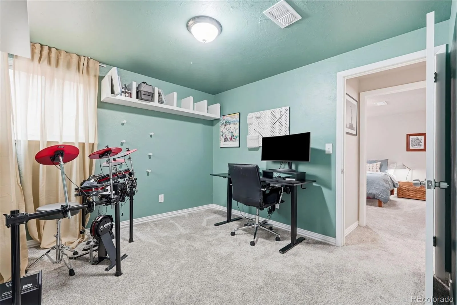 3233 Troy Street Aurora CO 80011 | MLS #REC5504715 07082026222335 1600 27