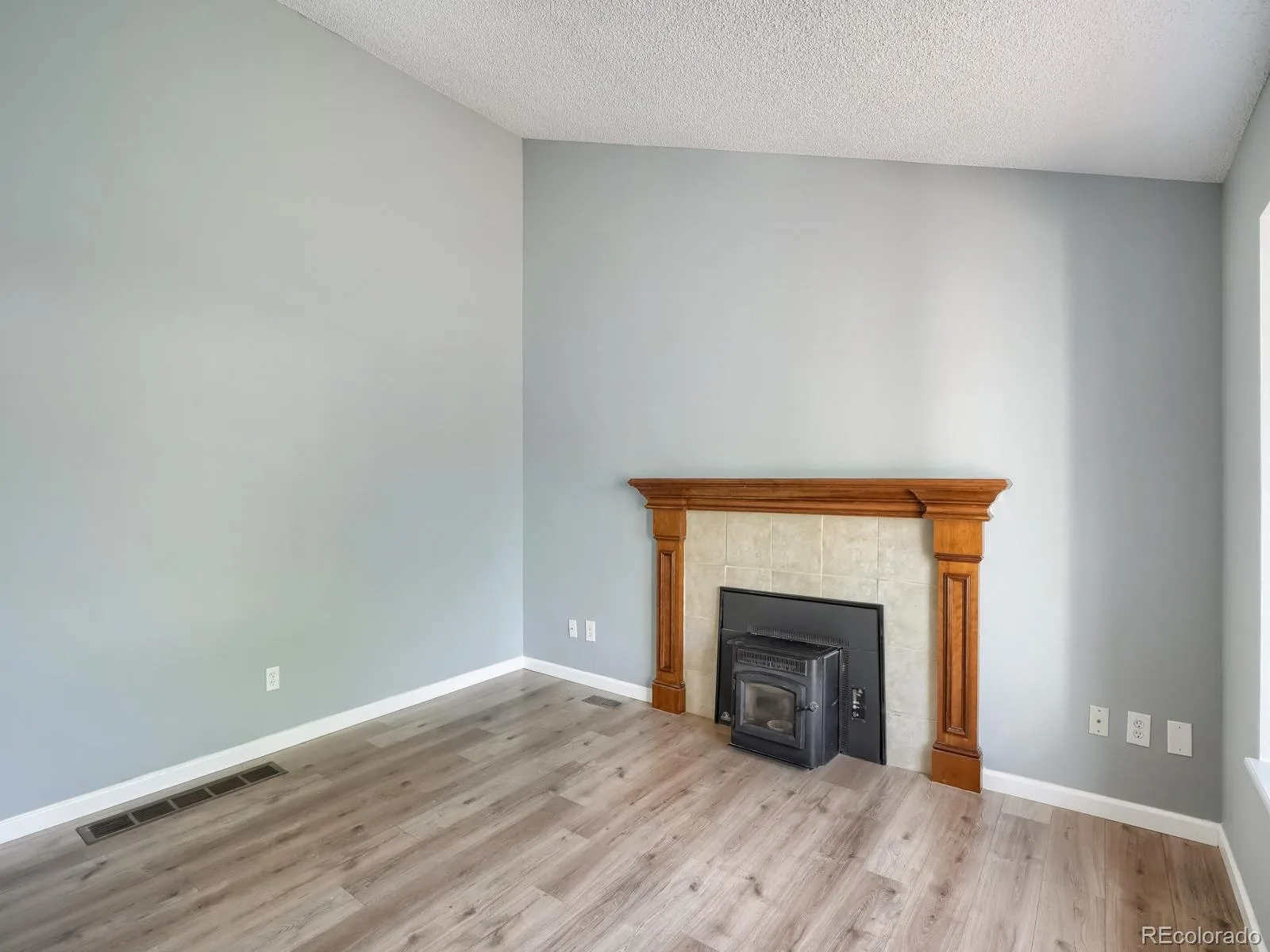 19714 E Oxford Drive Aurora CO 80013 | MLS #REC5505690 06082026235357 1600 16