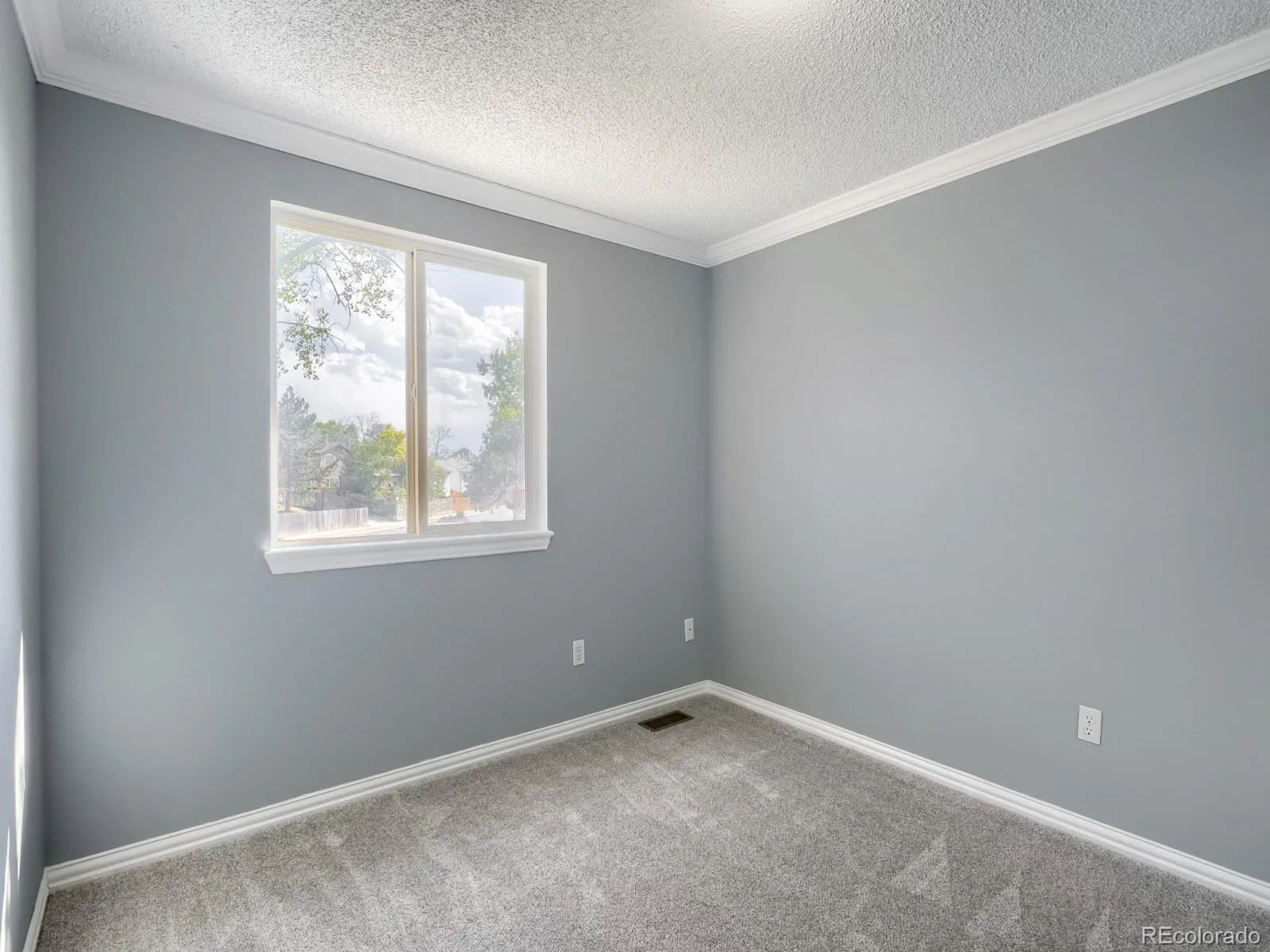 19714 E Oxford Drive Aurora CO 80013 | MLS #REC5505690 06082026235357 1600 23