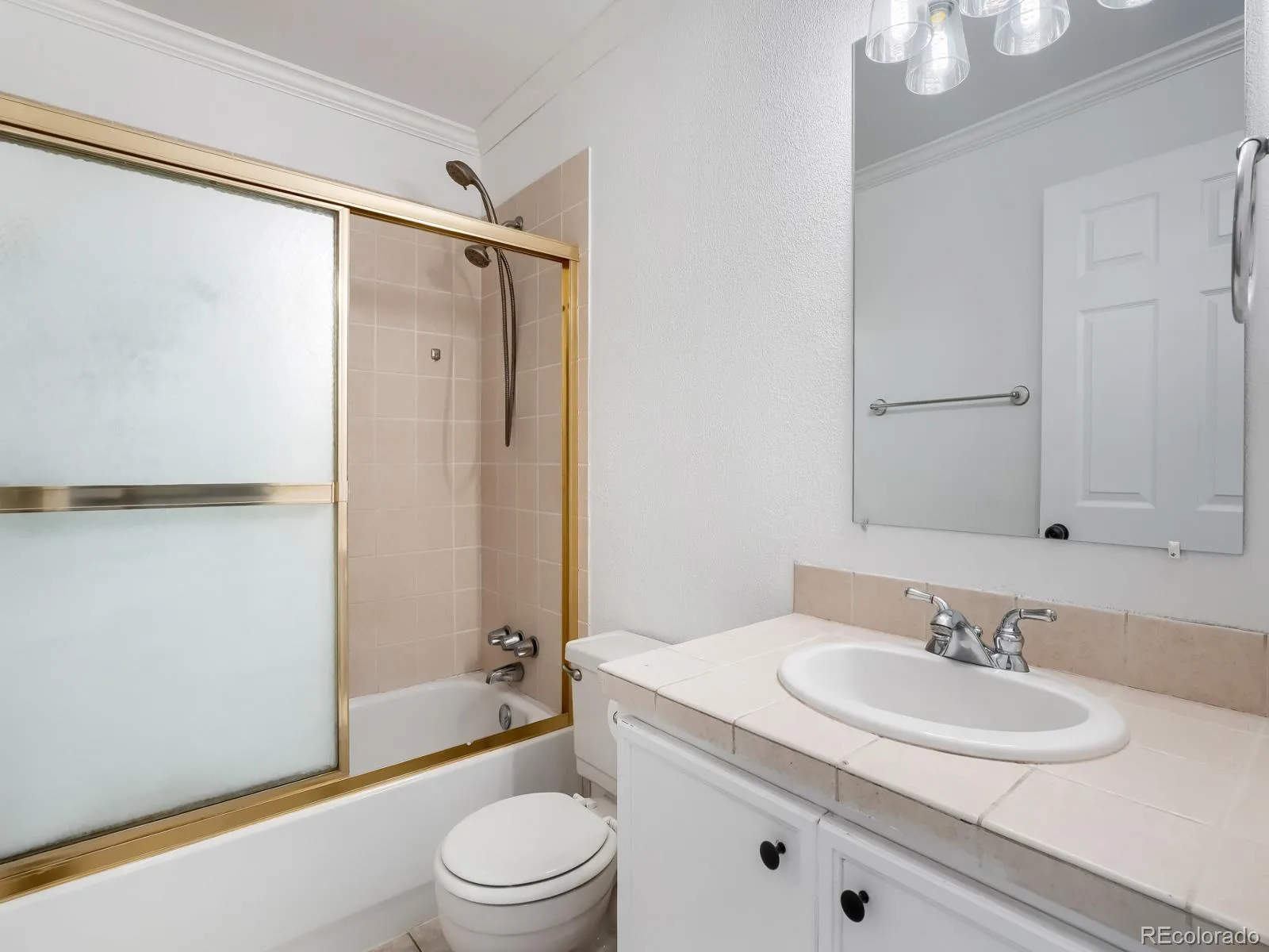 19714 E Oxford Drive Aurora CO 80013 | MLS #REC5505690 06082026235357 1600 24