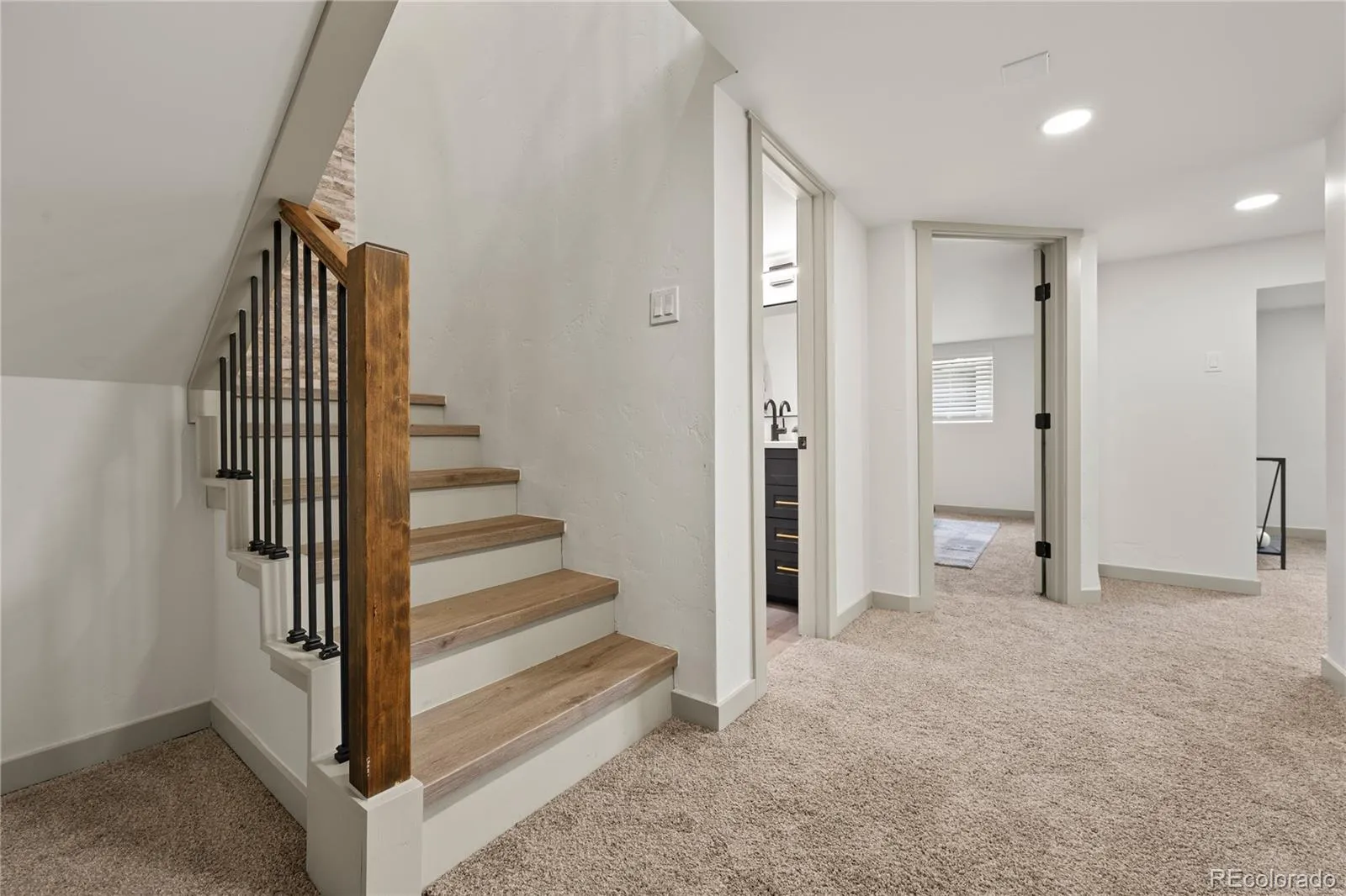 3060 W 55th Place Denver CO 80221 MLS #REC5507618 05152026211342 1600 28