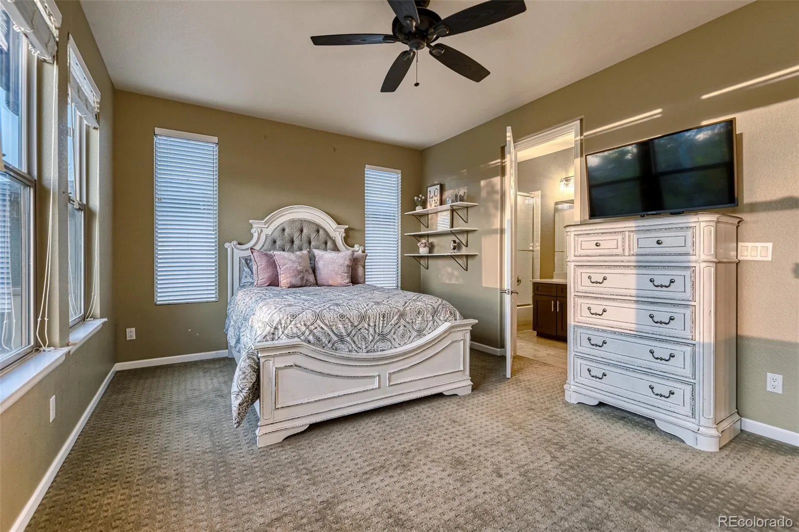 25021 E Indore Place Aurora CO 80016 MLS #REC5515606 06132026063252 1600 23