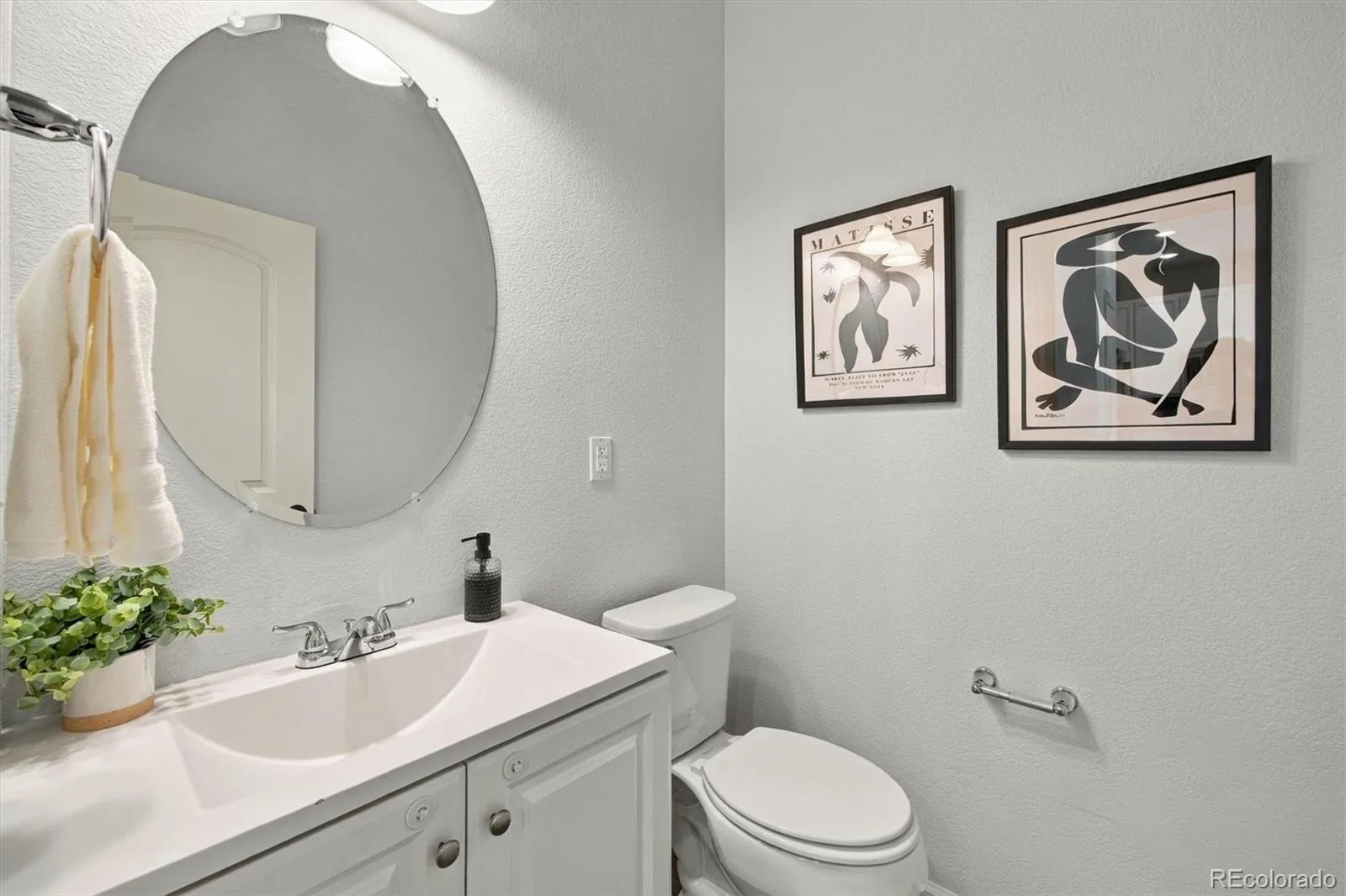 11460 E 26th Avenue Aurora CO 80010 | MLS #REC5515910 09242026194856 1600 24
