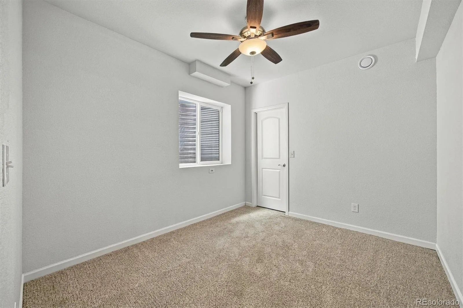 11460 E 26th Avenue Aurora CO 80010 | MLS #REC5515910 09242026194856 1600 27