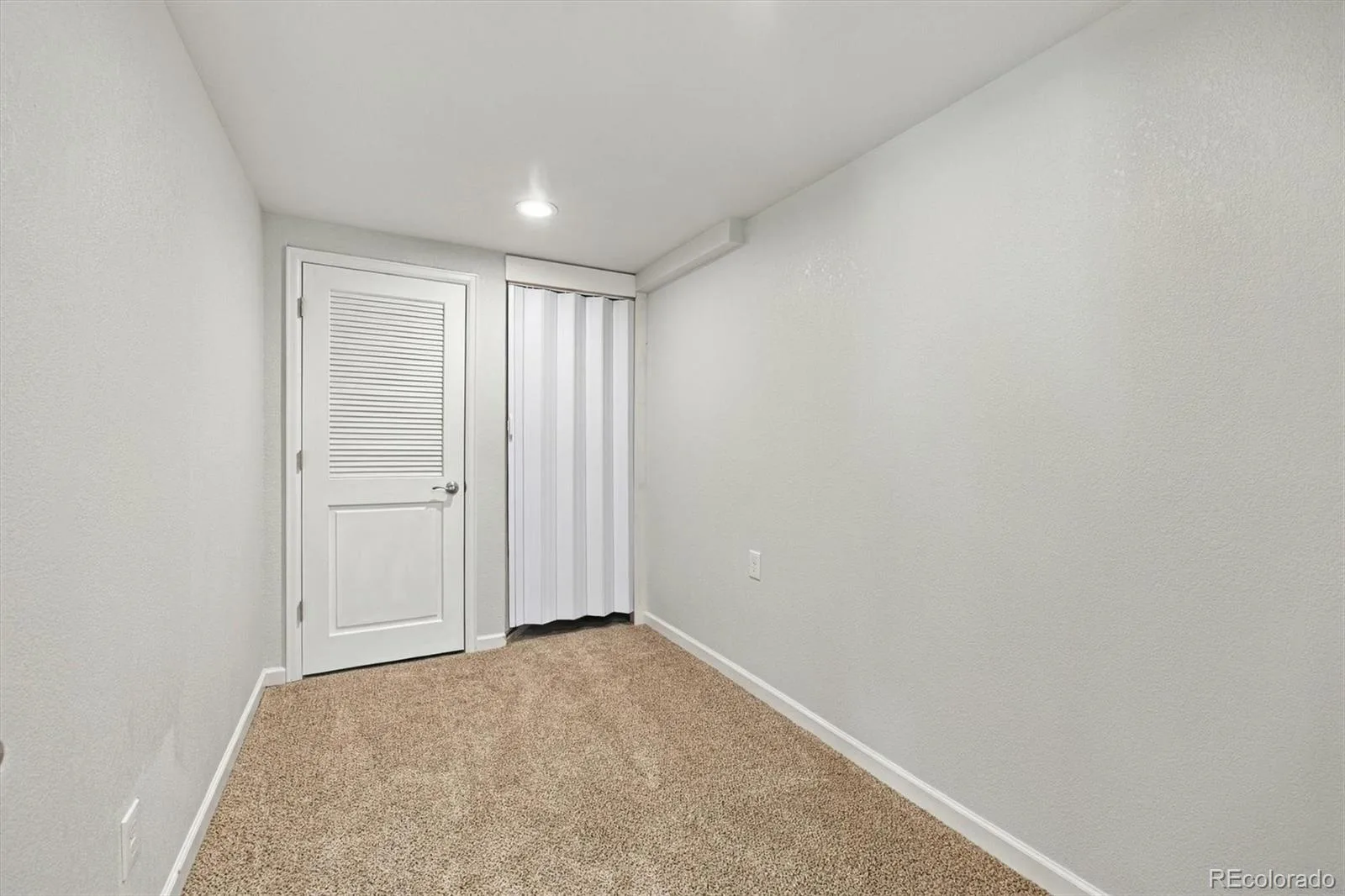 11460 E 26th Avenue Aurora CO 80010 | MLS #REC5515910 09242026194856 1600 29