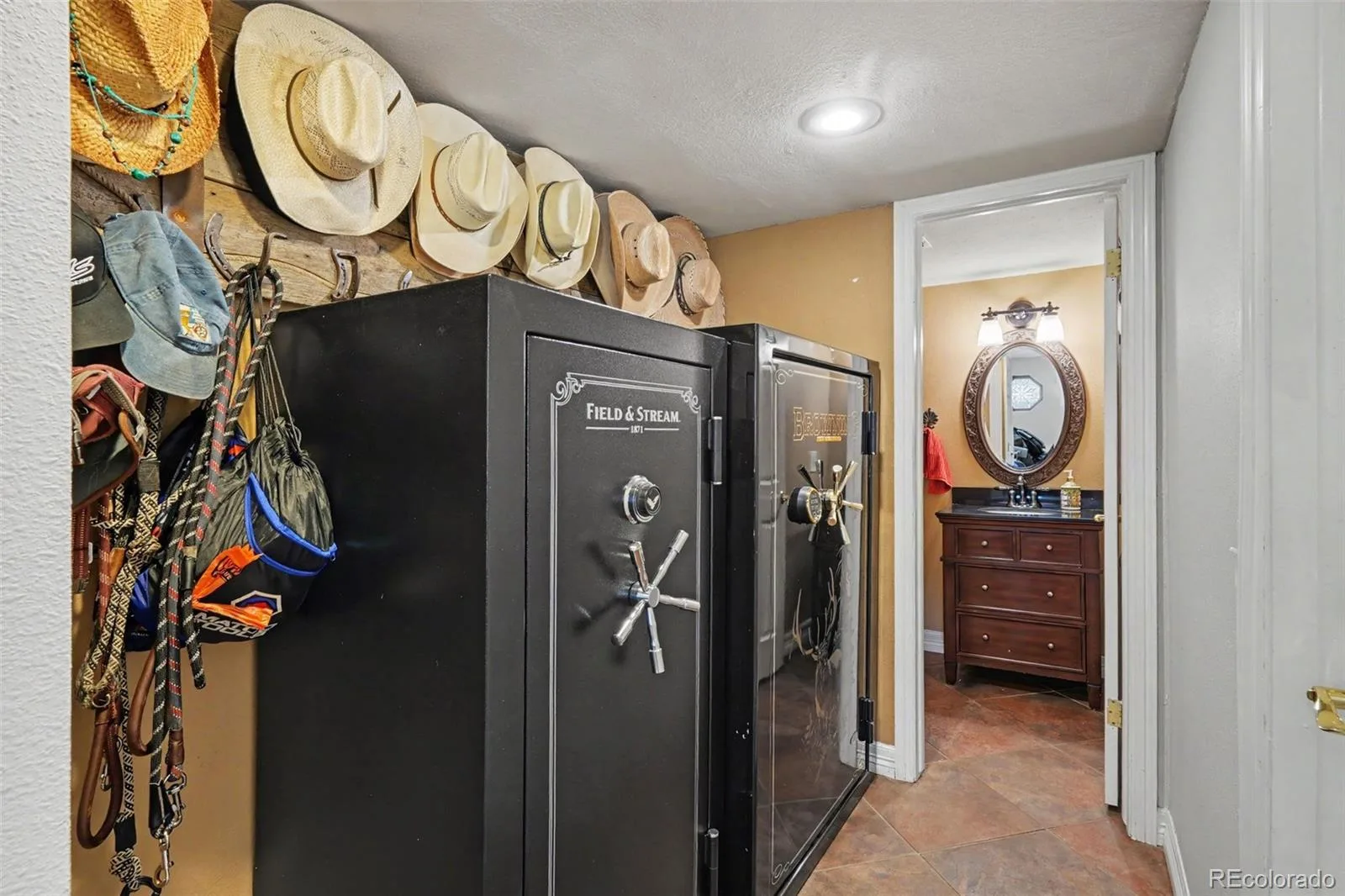 8143 S Otis Court Littleton CO 80128 | MLS #REC5515930 07022026234218 1600 13