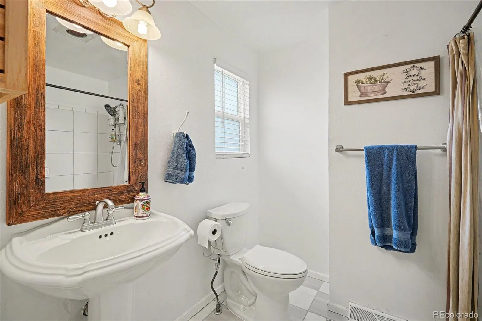 8143 S Otis Court Littleton CO 80128 | MLS #REC5515930 07022026234218 1600 17