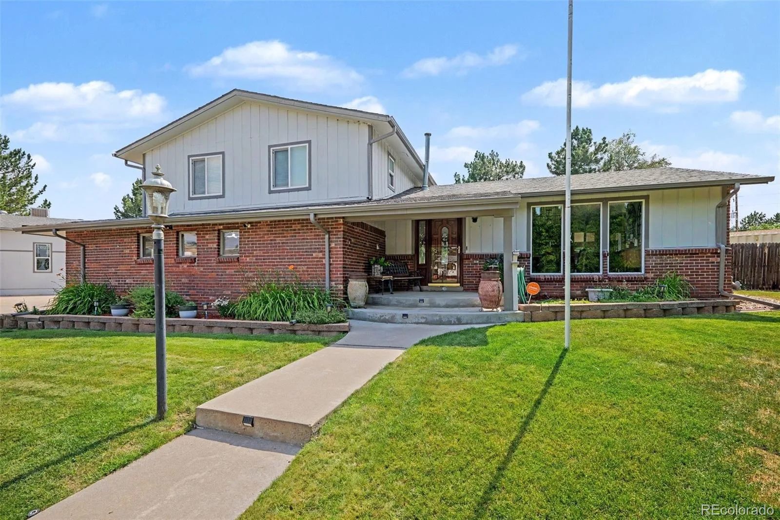 8143 S Otis Court Littleton CO 80128 | MLS #REC5515930 07022026234218 1600 43