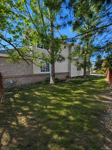 22045 E Hoover Drive Aurora CO 80016 MLS #REC5516011 05182026194855 800 45