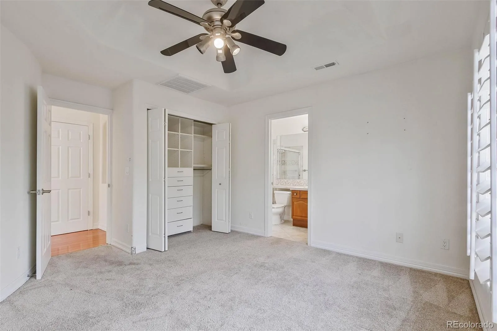 7018 S Netherland Way Aurora CO 80016 | MLS #REC5516592 08132026215918 1600 18