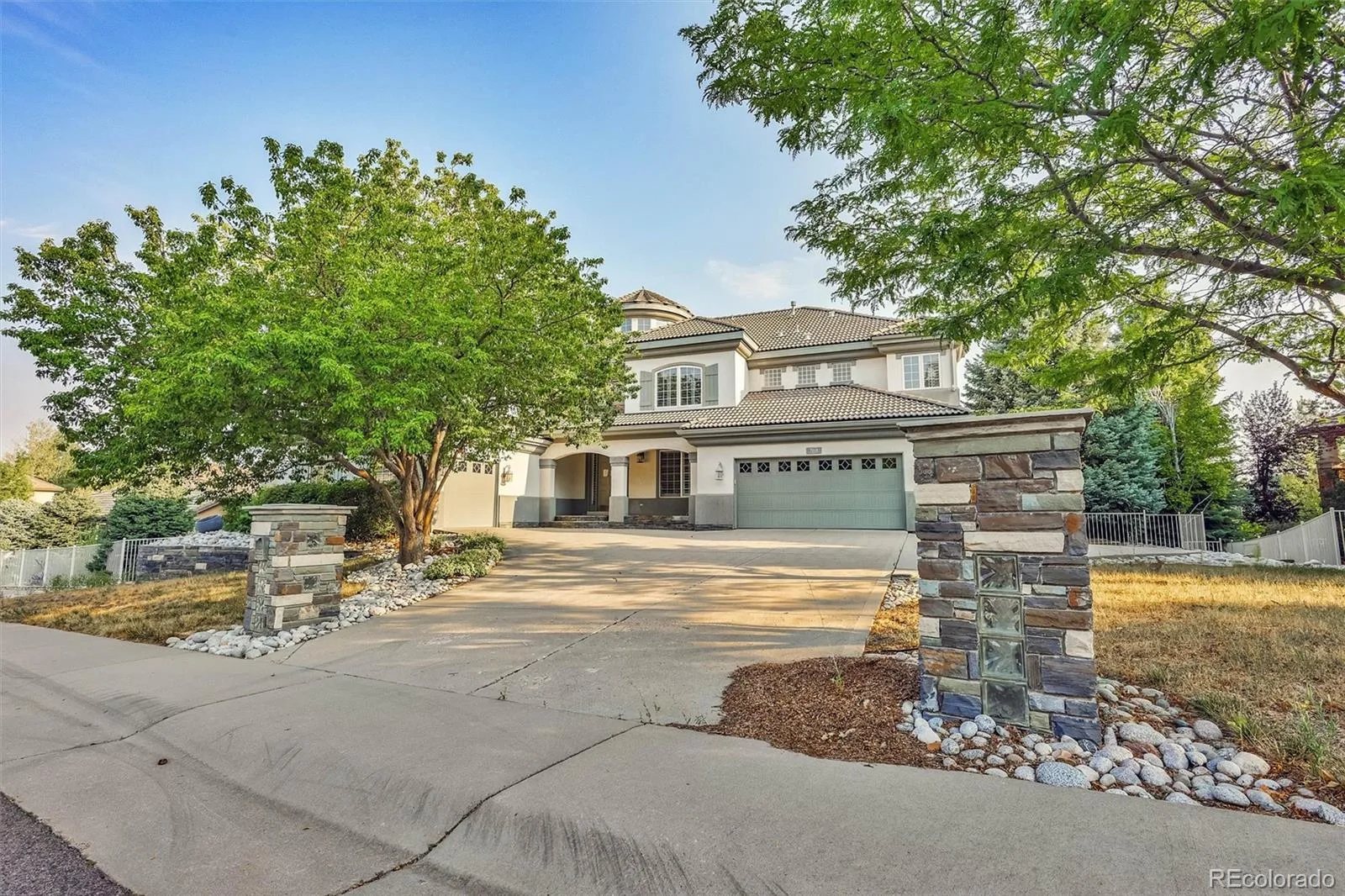 7018 S Netherland Way Aurora CO 80016 | MLS #REC5516592 08132026215918 1600 48