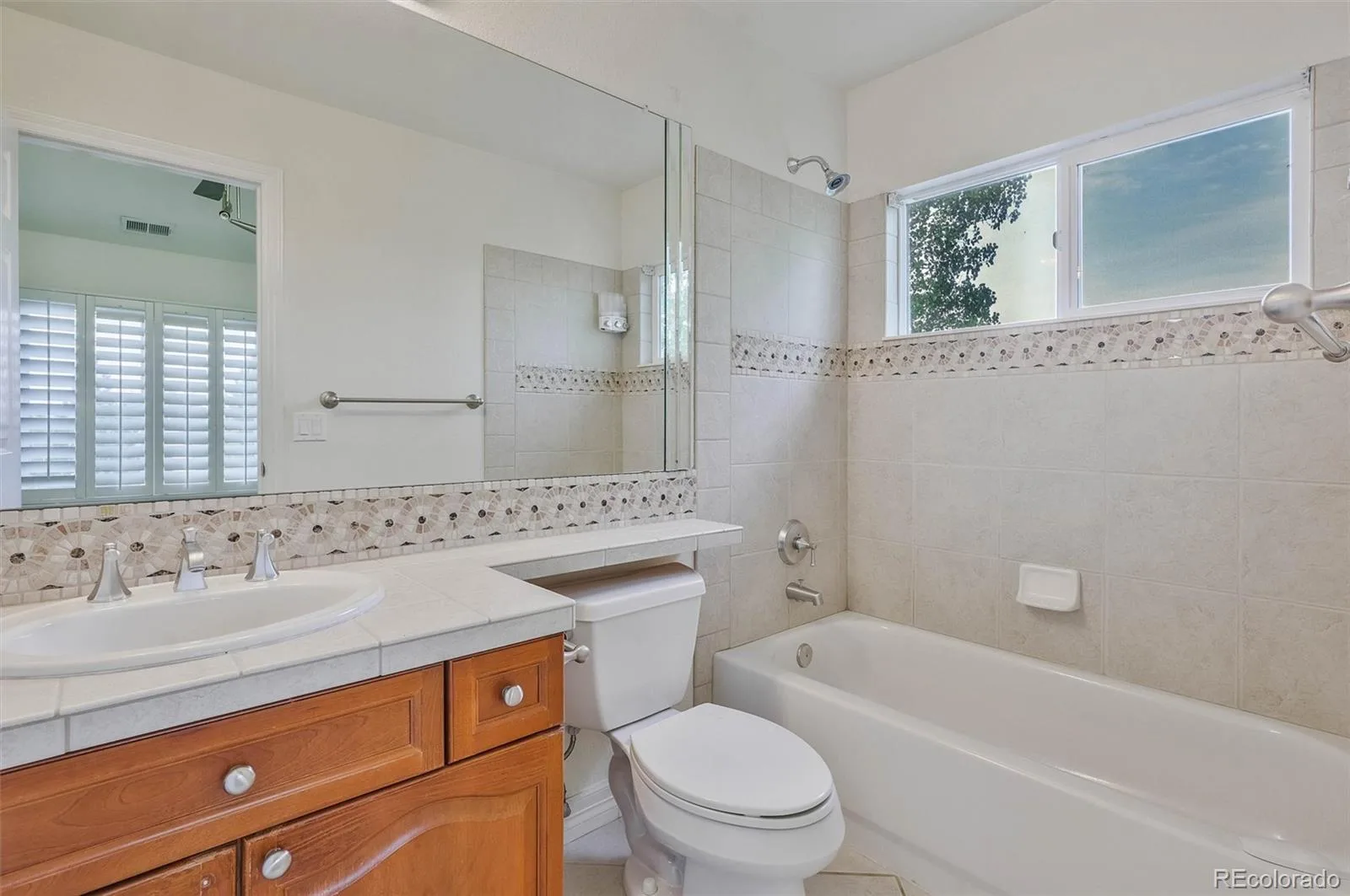 7018 S Netherland Way Aurora CO 80016 | MLS #REC5516592 08132026215918 1600 6