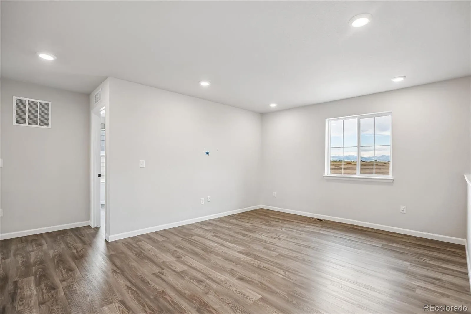 14680 Harvest Drive Longmont CO 80504 | MLS #REC5518422 06102026184057 1600 31