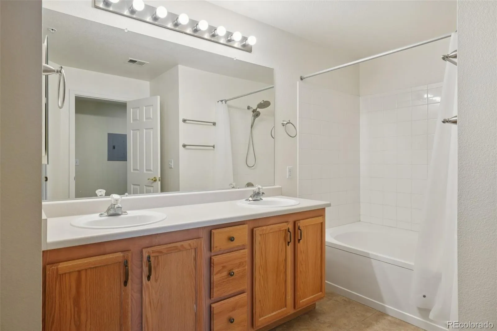 7440 S Blackhawk Street #4-305 Englewood CO 80112 MLS #REC5520263 05112026230817 1600 17