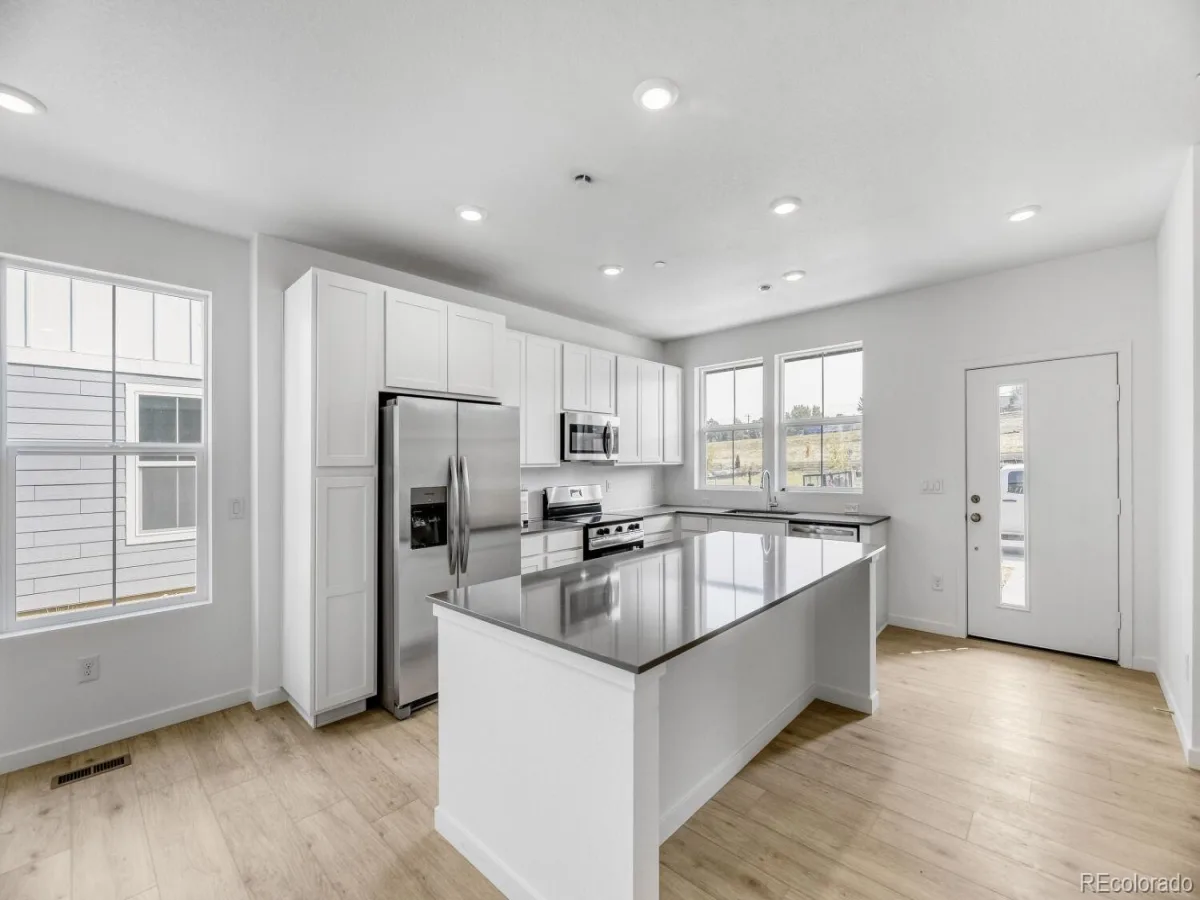 7639 S Mobile Way Centennial CO 80016 | MLS #REC5522020 08052026202930 1200 3