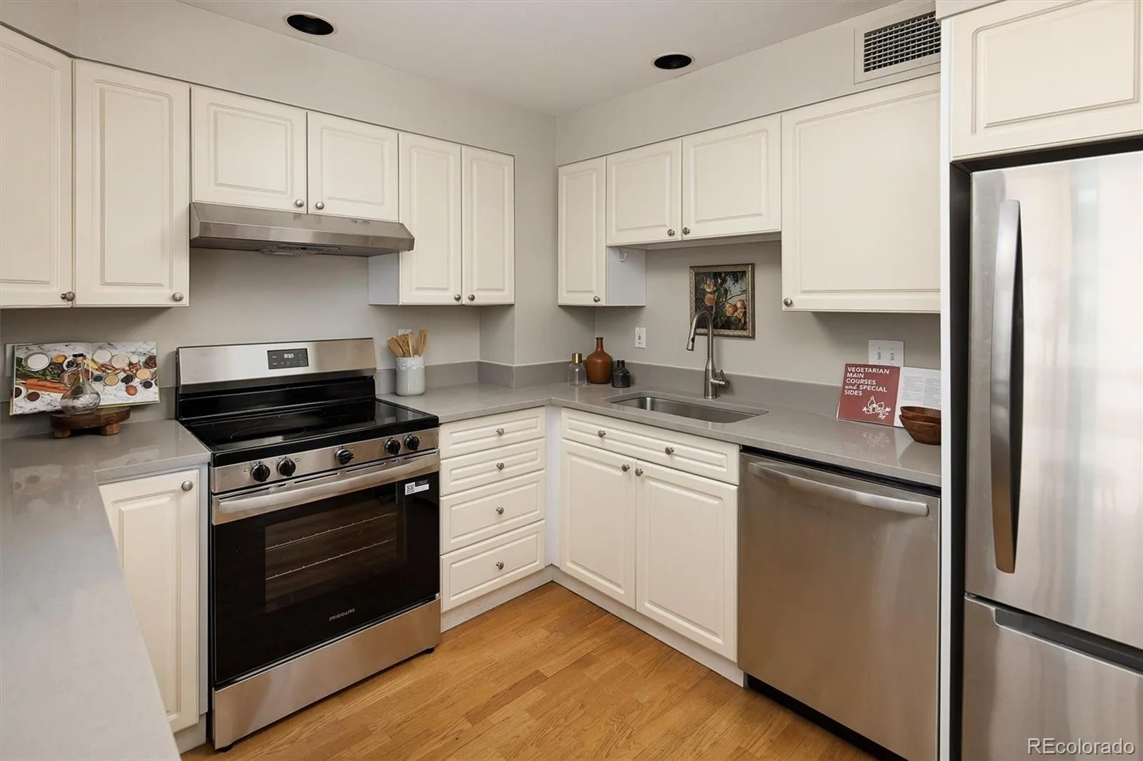 460 S Marion Parkway #653 Denver CO 80209 | MLS #REC5524212 09232026003309 1600 7