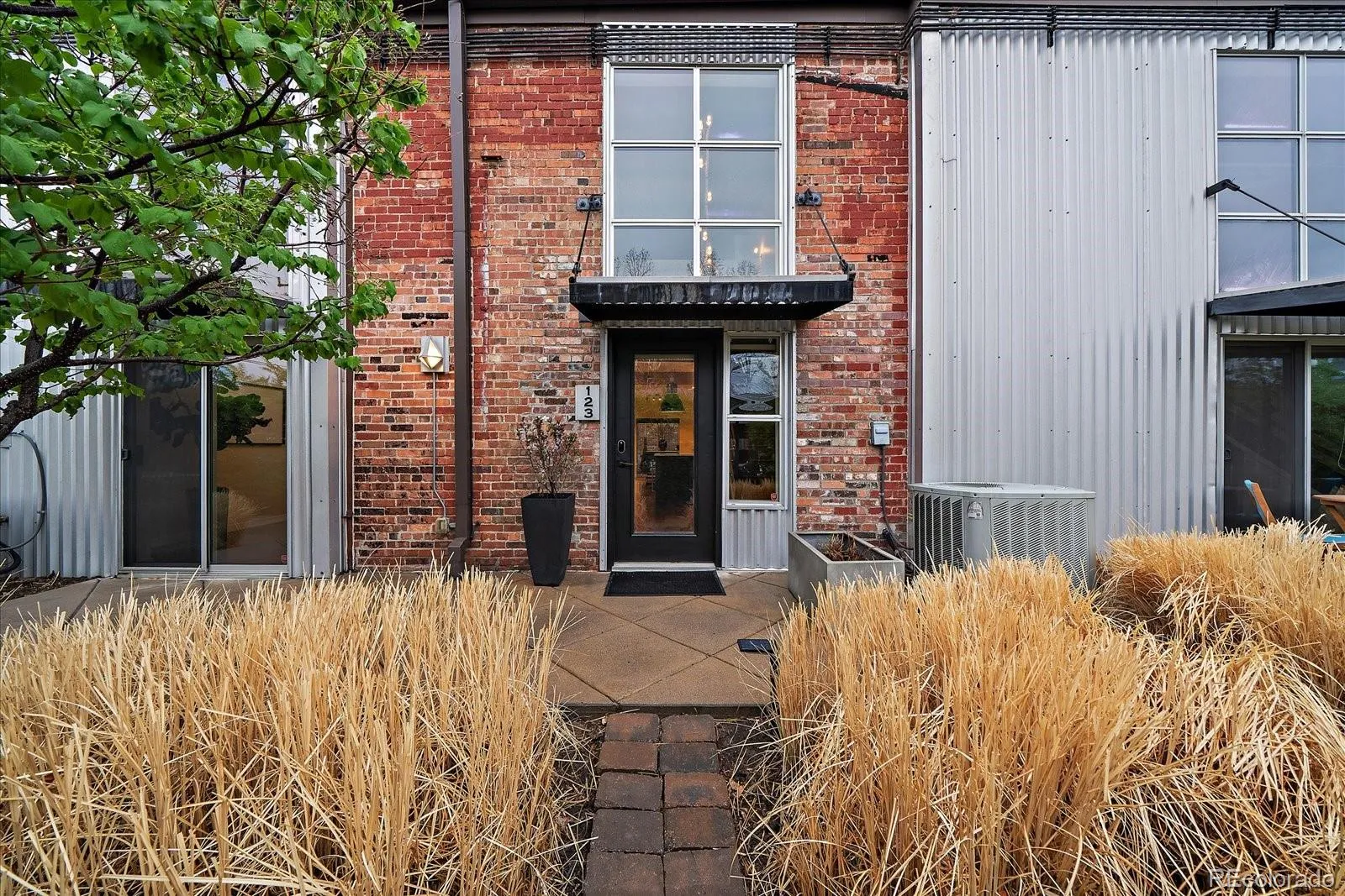 04042026170425 1600 1