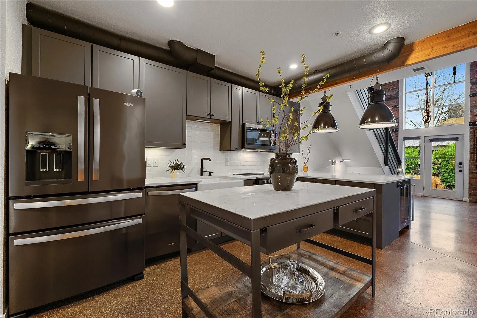 04042026170425 1600 17