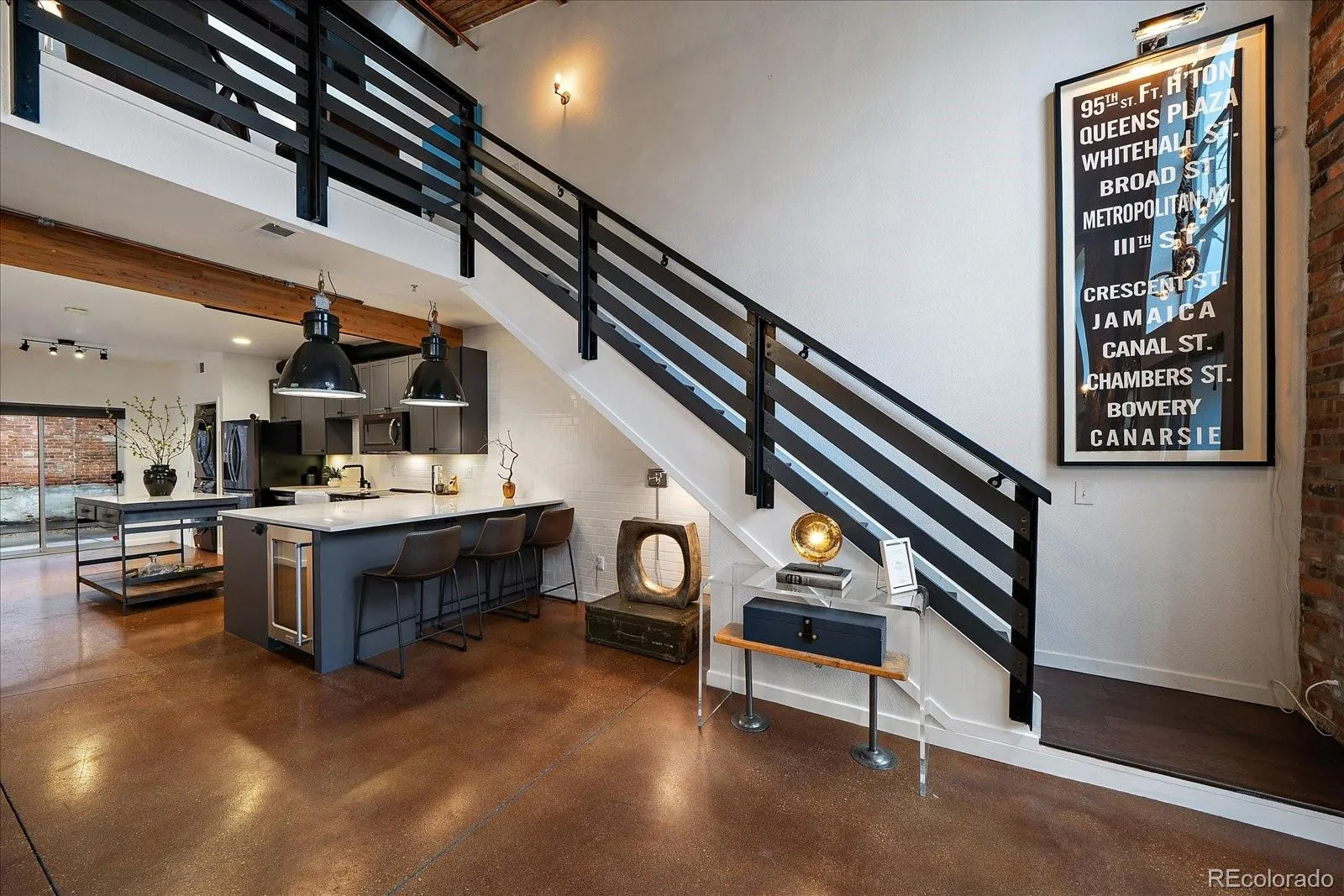 04042026170425 1600 22