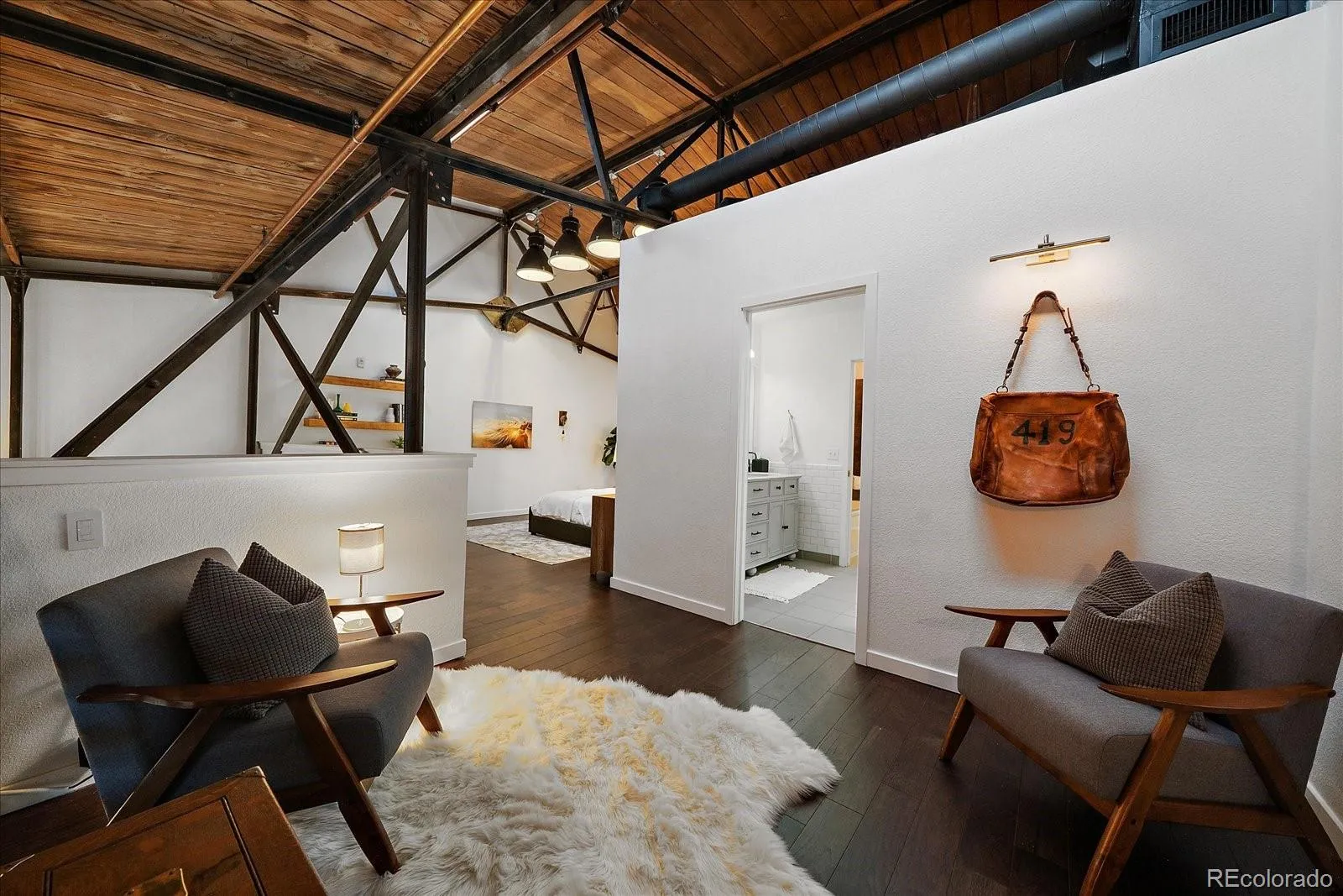 04042026170425 1600 23