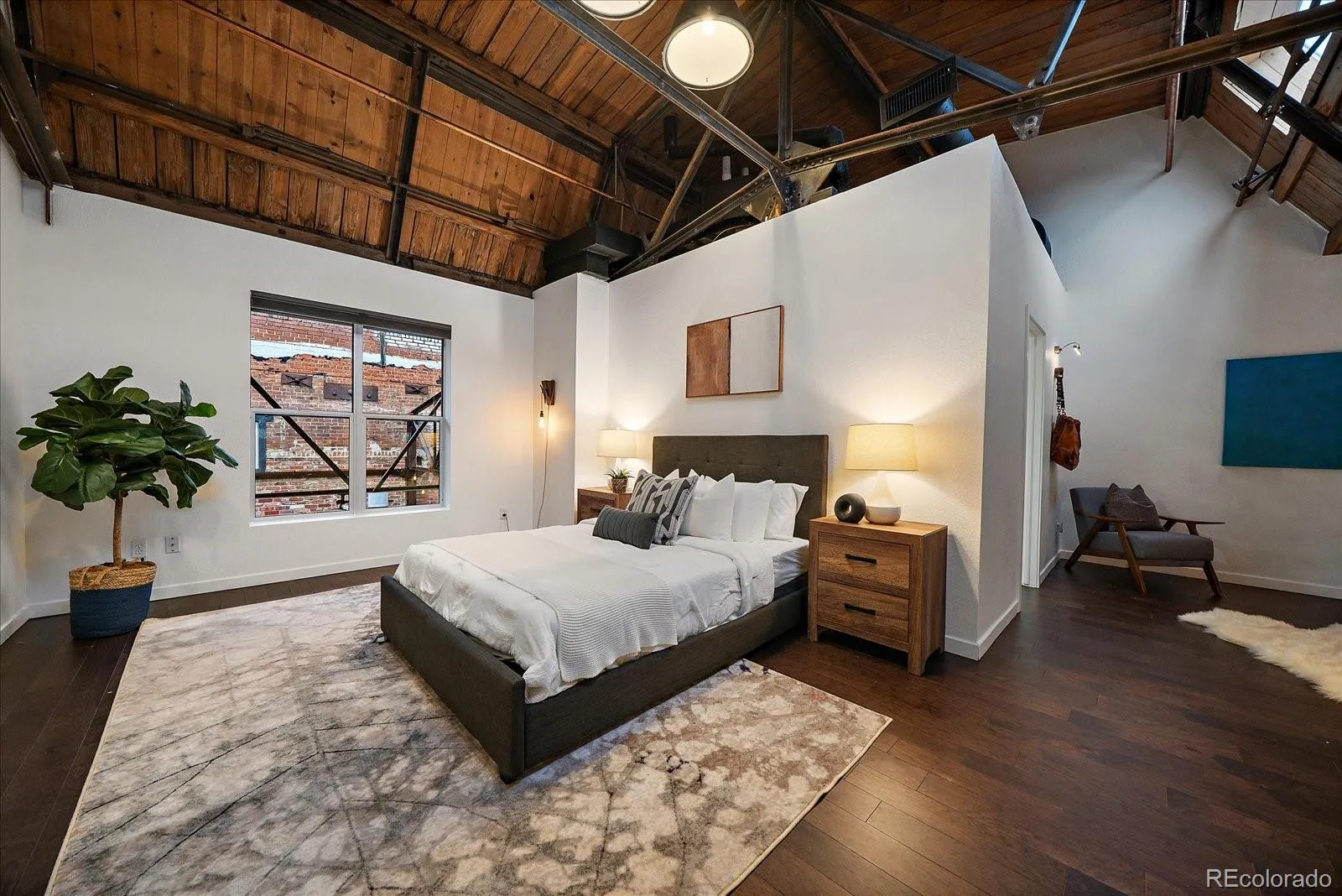 04042026170425 1600 26