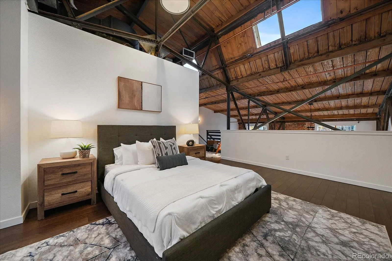 04042026170425 1600 28