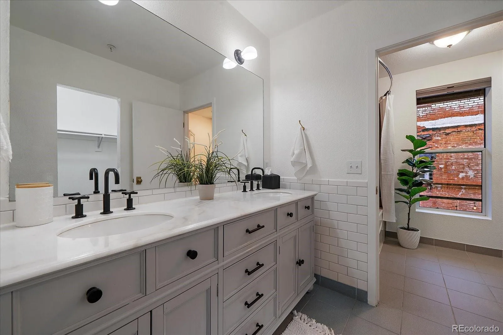 04042026170425 1600 30