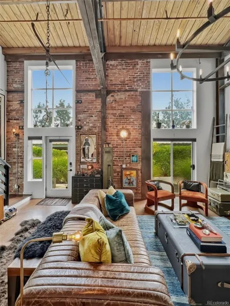 04042026170425 800 36