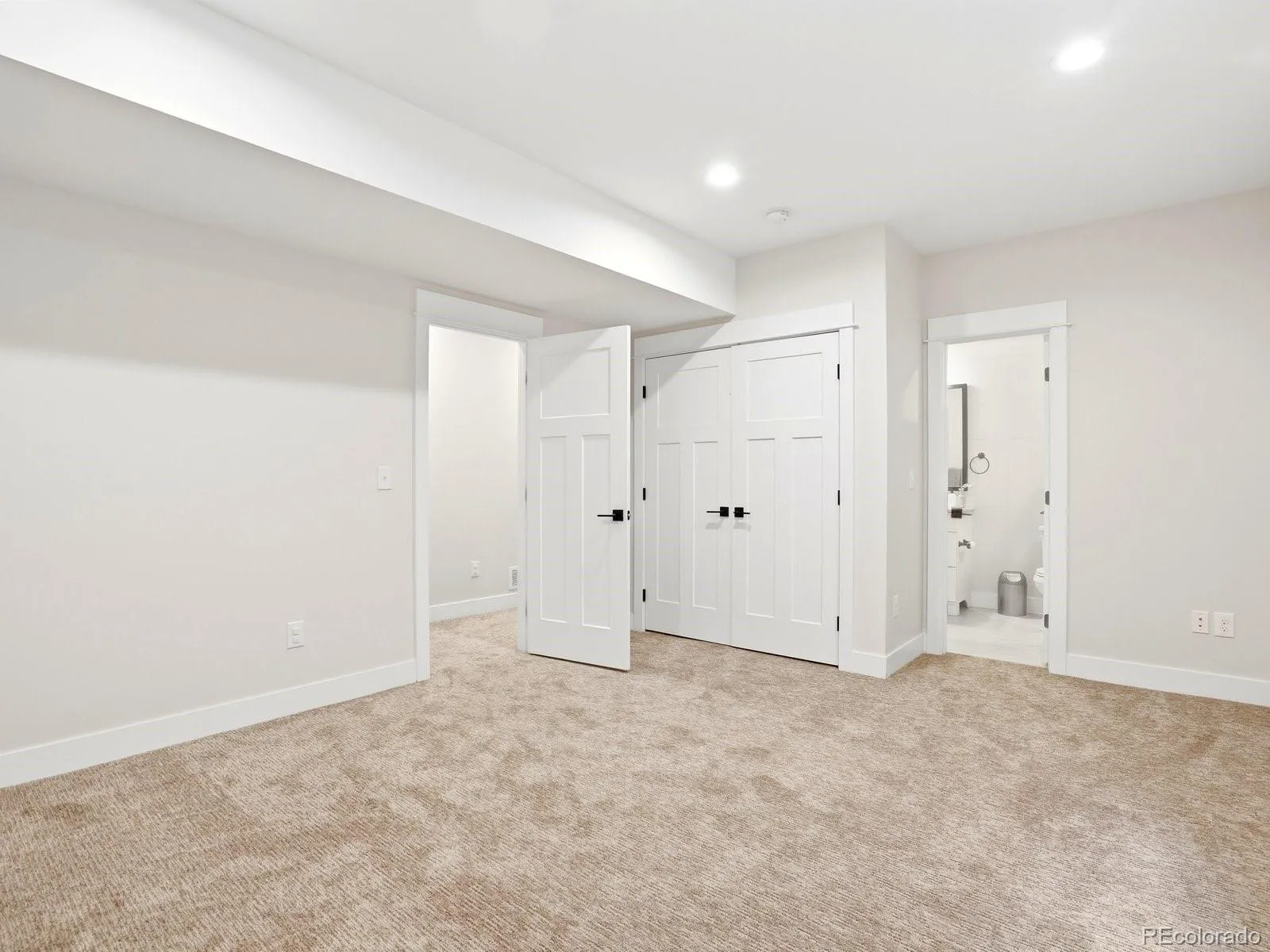 2351 N Glencoe Street Denver CO 80207 MLS #REC5525970 05152026195935 1600 34