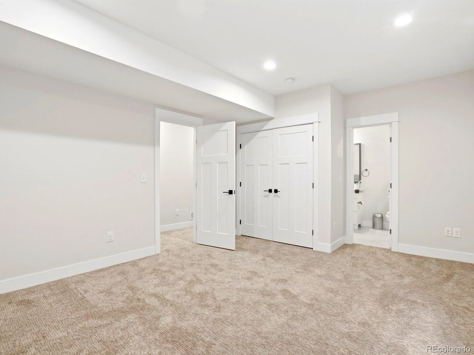 2351 N Glencoe Street Denver CO 80207 MLS #REC5525970 06102026184134 1600 34