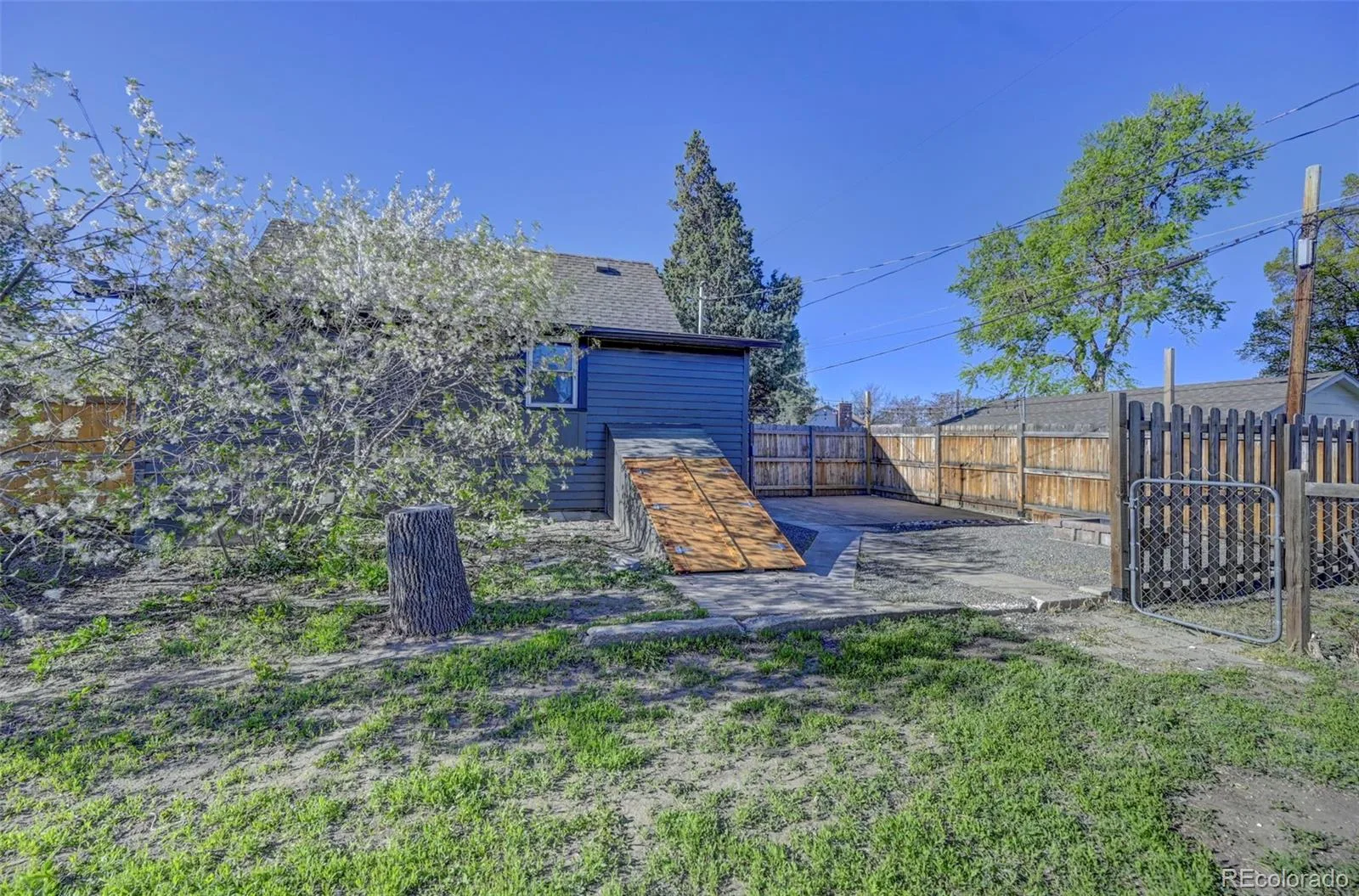 235 E Cornell Avenue Englewood CO 80113 MLS #REC5528029 05292026150241 1600 23