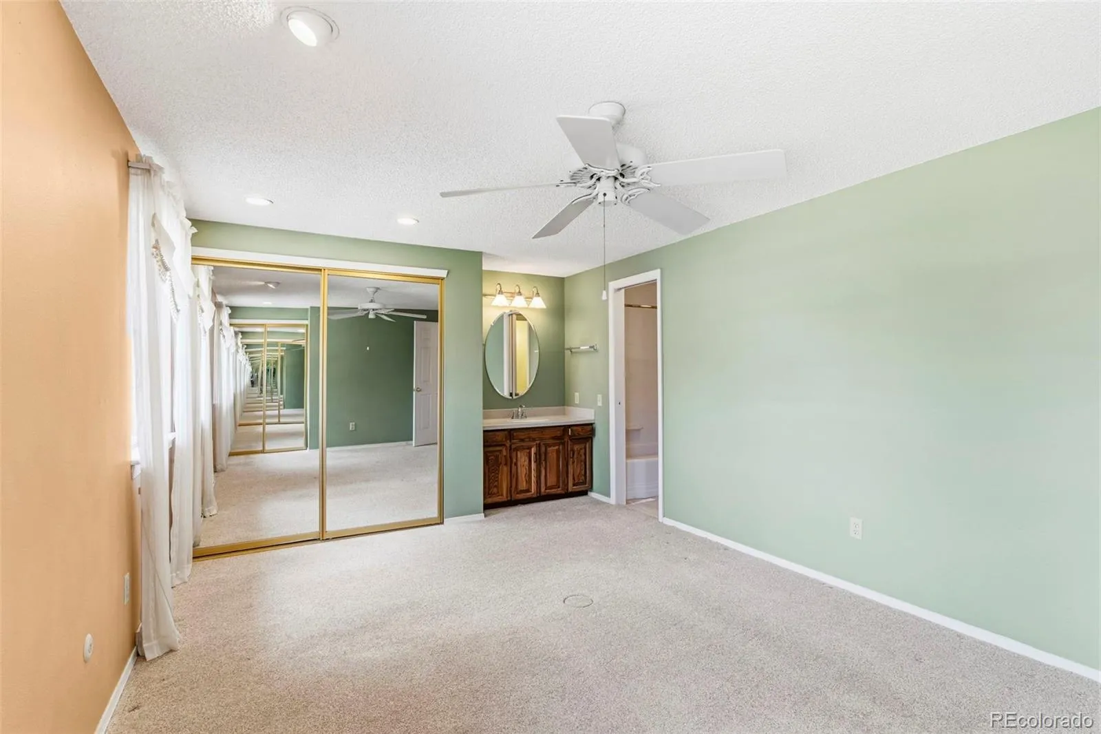 8752 E Amherst Drive #B Denver CO 80231 MLS #REC5530486 05122026160828 1600 19