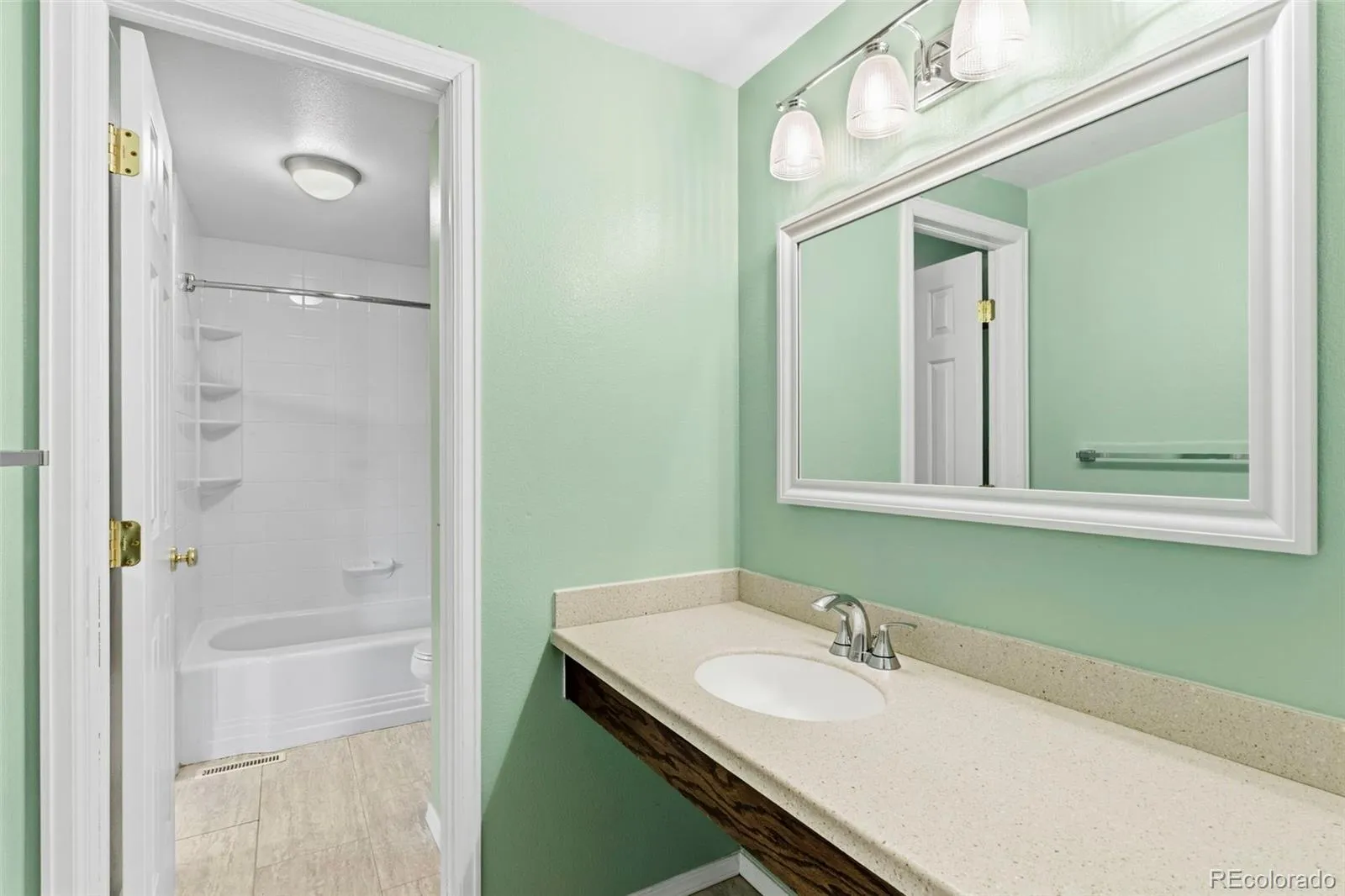 8752 E Amherst Drive #B Denver CO 80231 MLS #REC5530486 05122026160828 1600 21