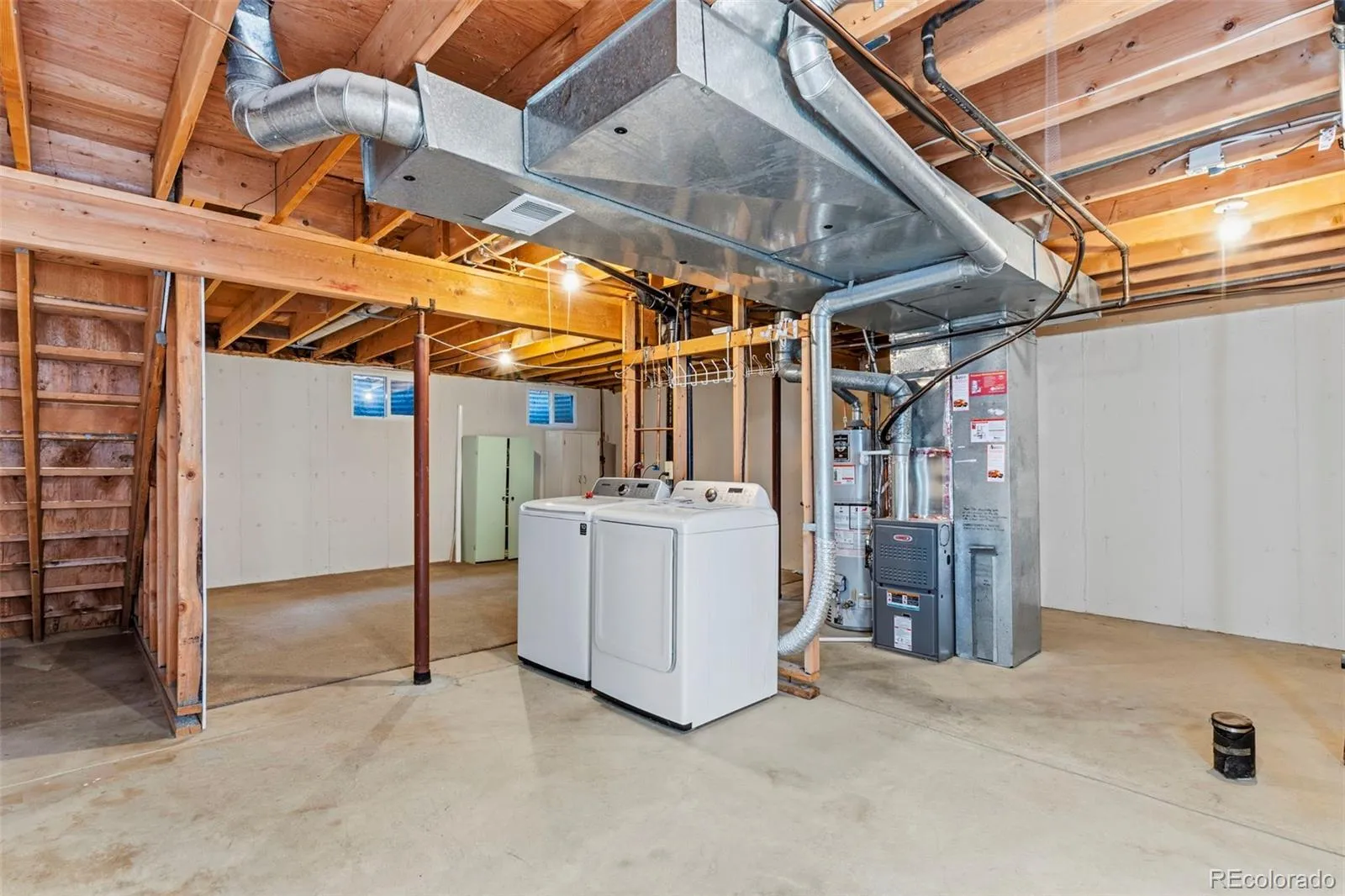 8752 E Amherst Drive #B Denver CO 80231 MLS #REC5530486 05122026160828 1600 31