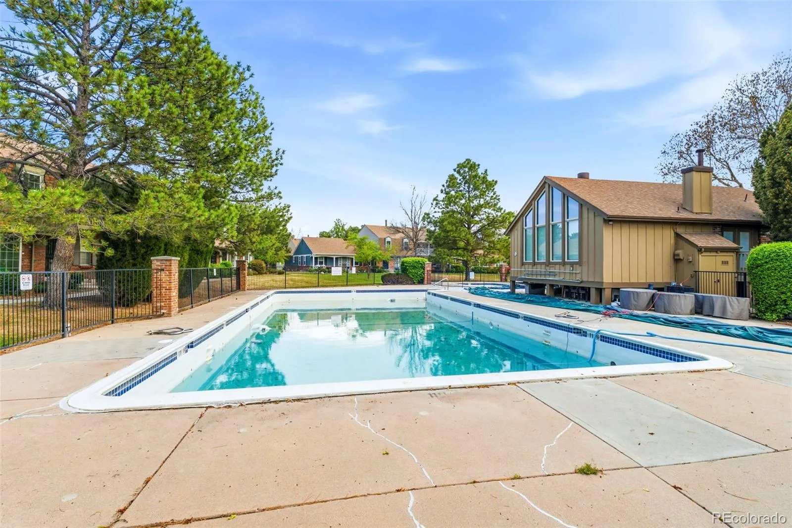 8752 E Amherst Drive #B Denver CO 80231 MLS #REC5530486 05122026160828 1600 33
