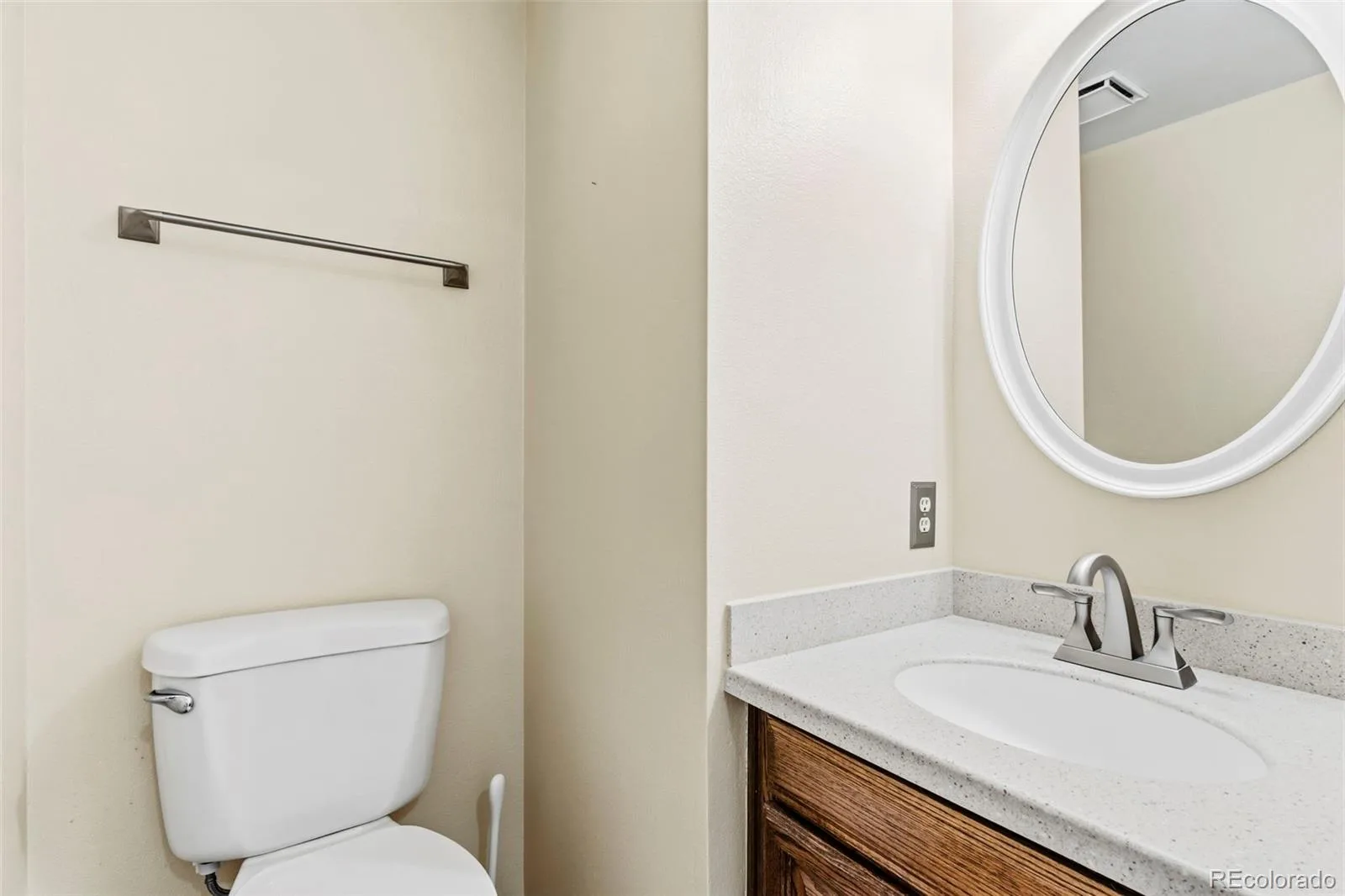 8752 E Amherst Drive #B Denver CO 80231 MLS #REC5530486 06102026184152 1600 16