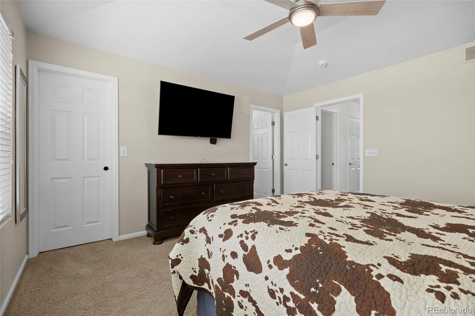 4850 S Elk Court Aurora CO 80016 | MLS #REC5531521 07312026021516 1600 21