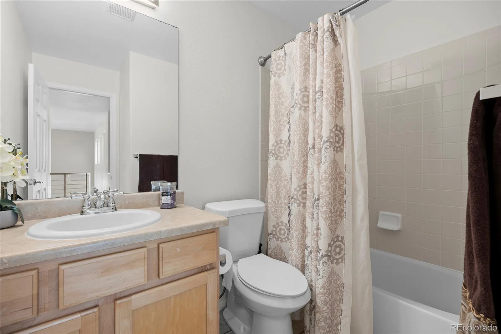4850 S Elk Court Aurora CO 80016 | MLS #REC5531521 07312026021516 1600 26