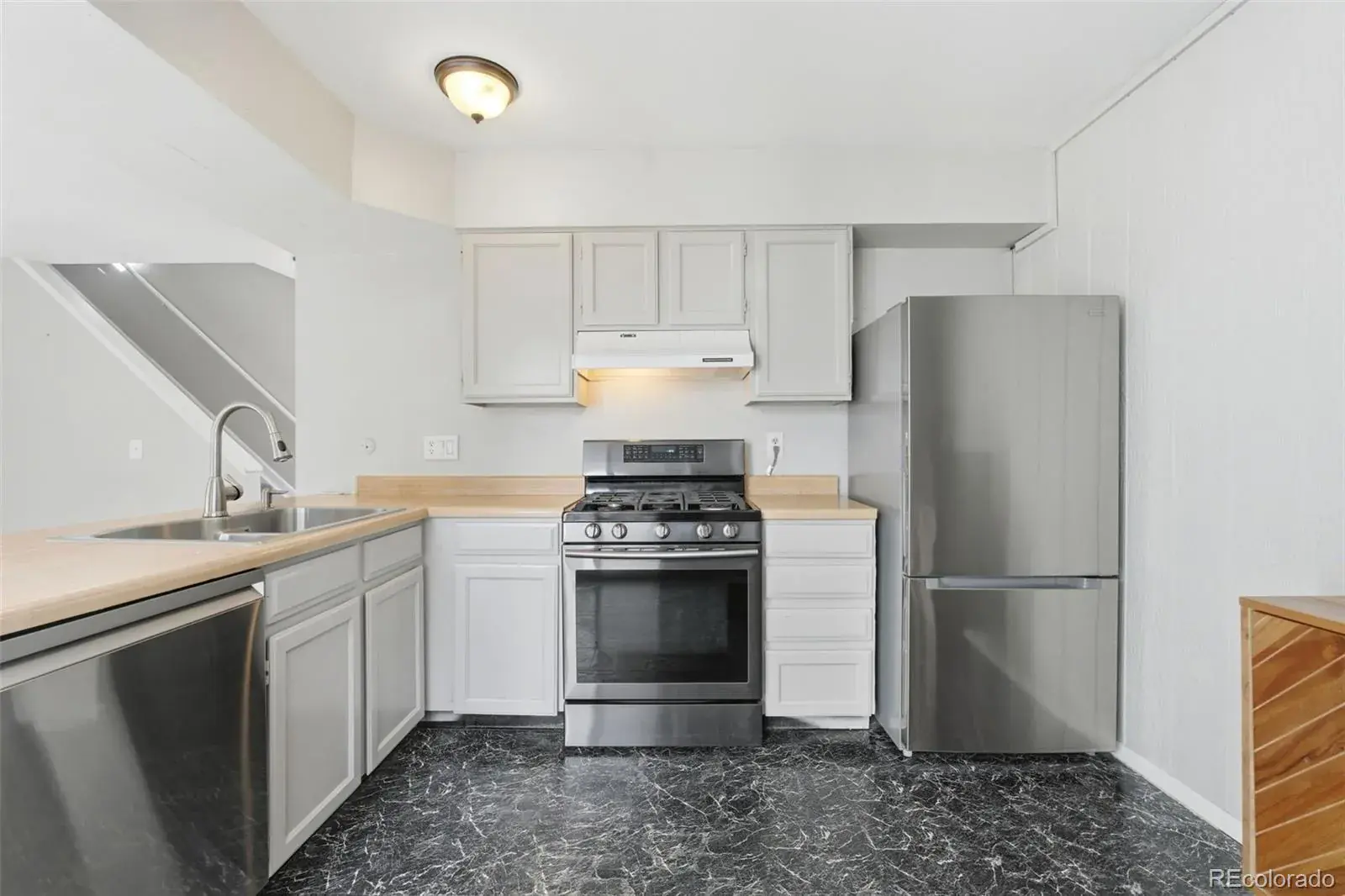2411 S Xanadu Way #D Aurora CO 80014 MLS #REC5531684 01222026004836 1600 12